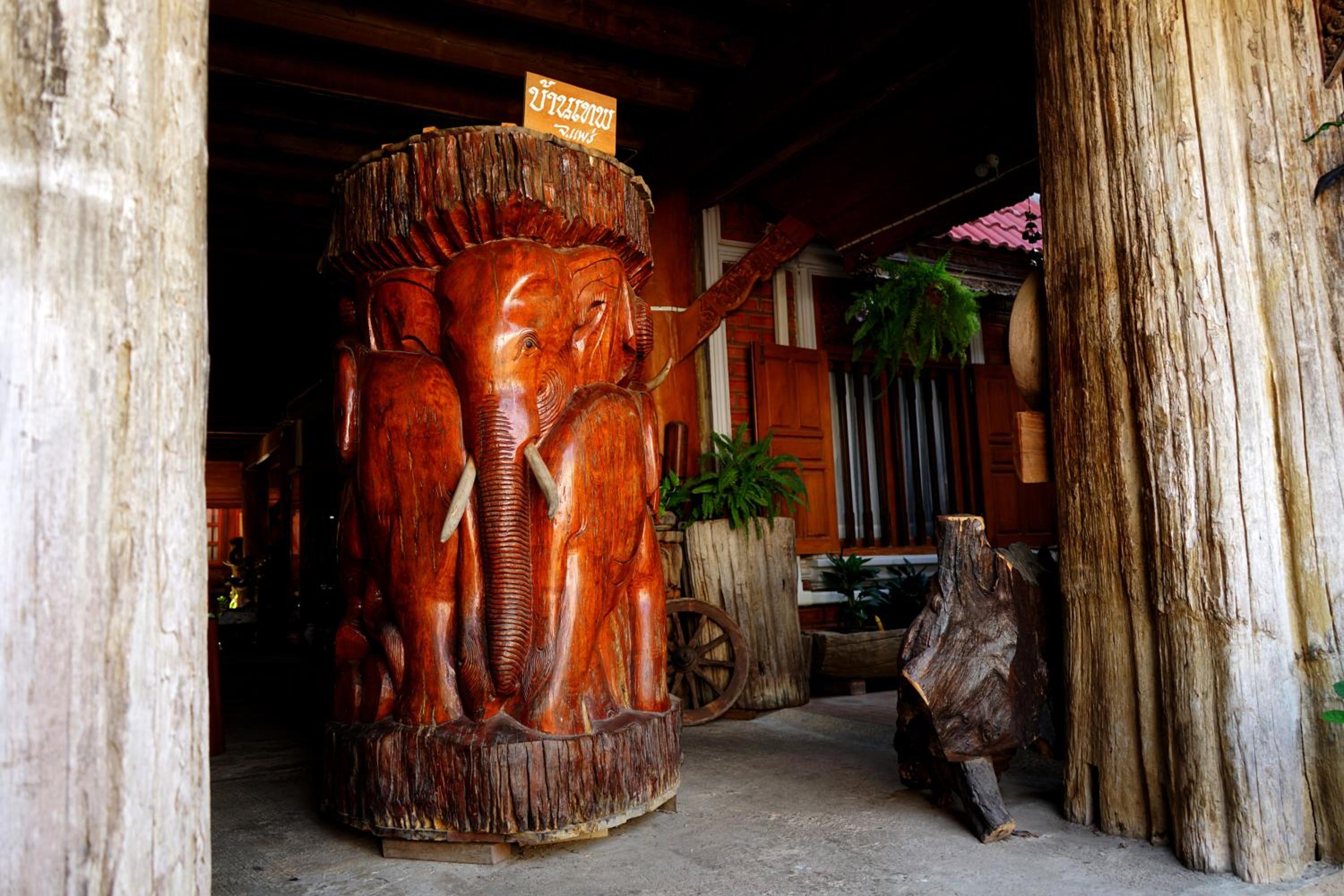 Baanthep Antique Homestay