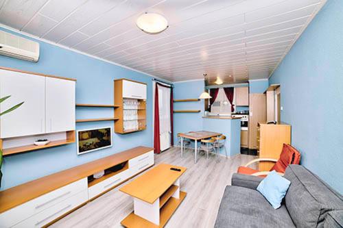 Málnás Macska Apartman view 3