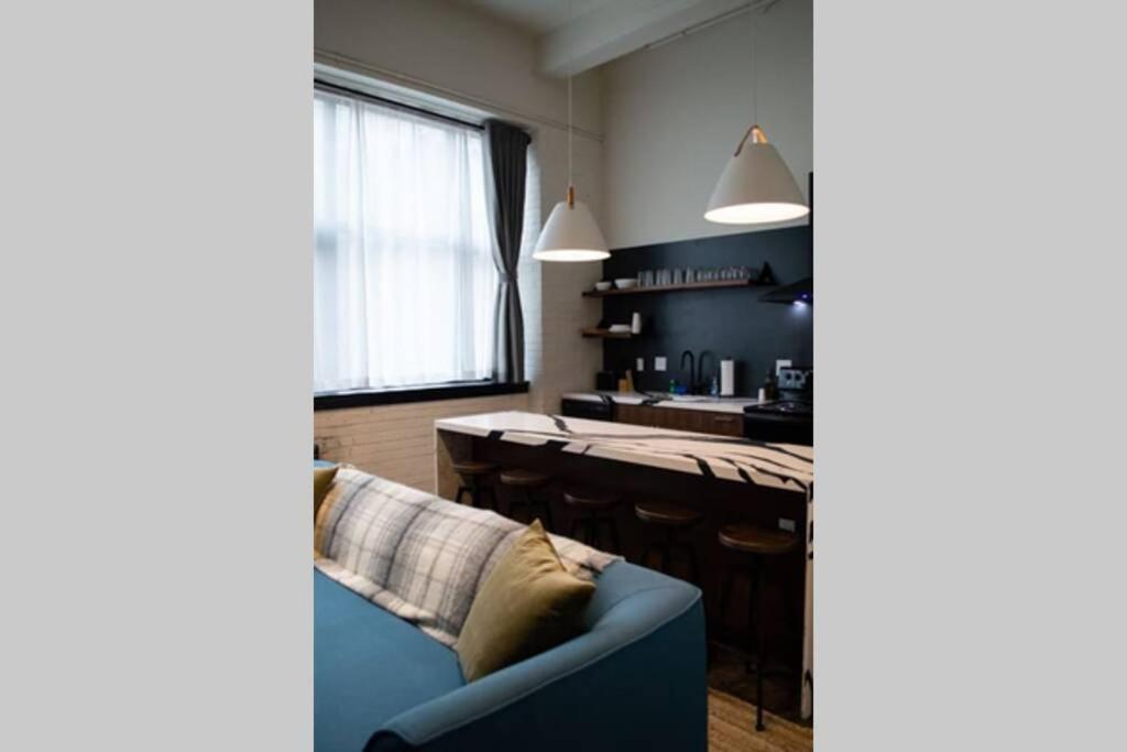 3E - *Renovated* 3 min to Hillman Cancer Center Sleeps 6 view 5