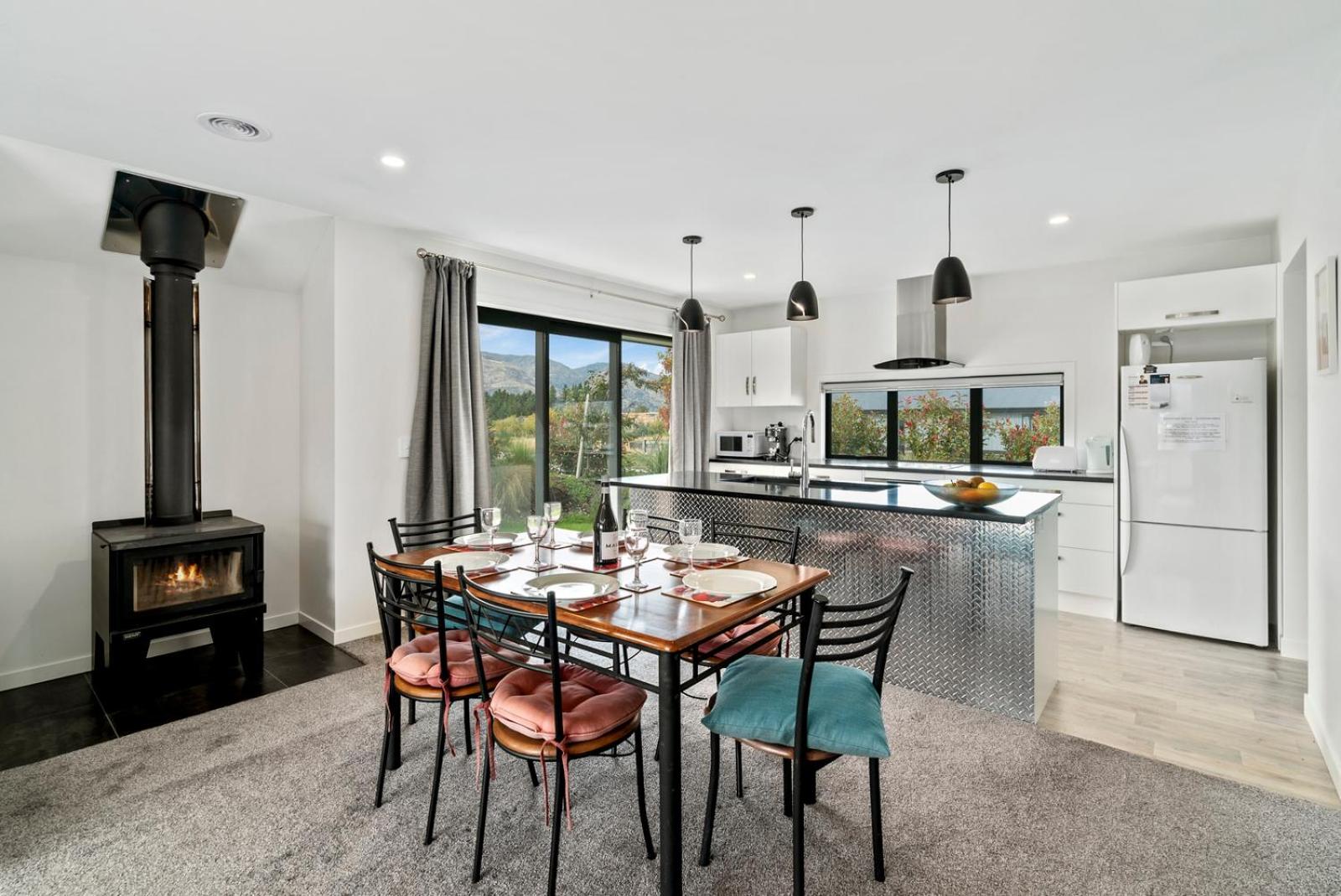 Erskine Place - Lake Hawea Holiday Home view 4