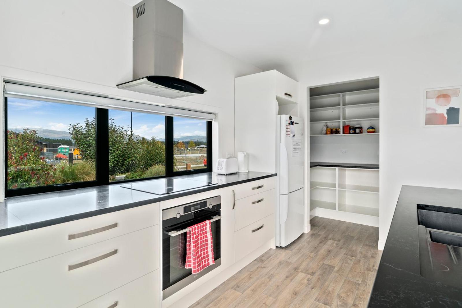 Erskine Place - Lake Hawea Holiday Home view 5