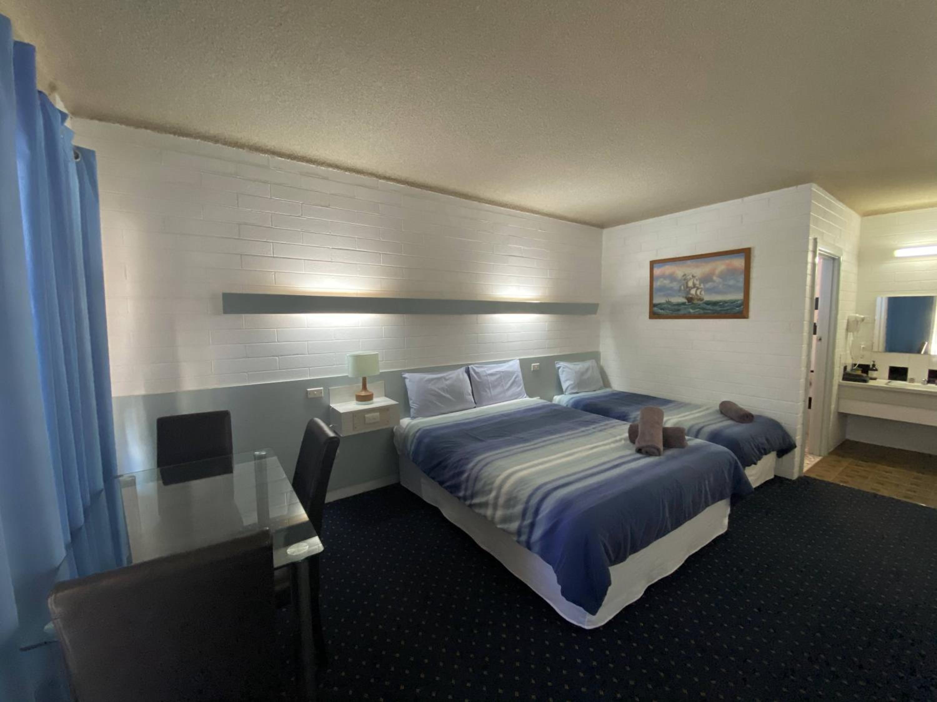 Capri Motel