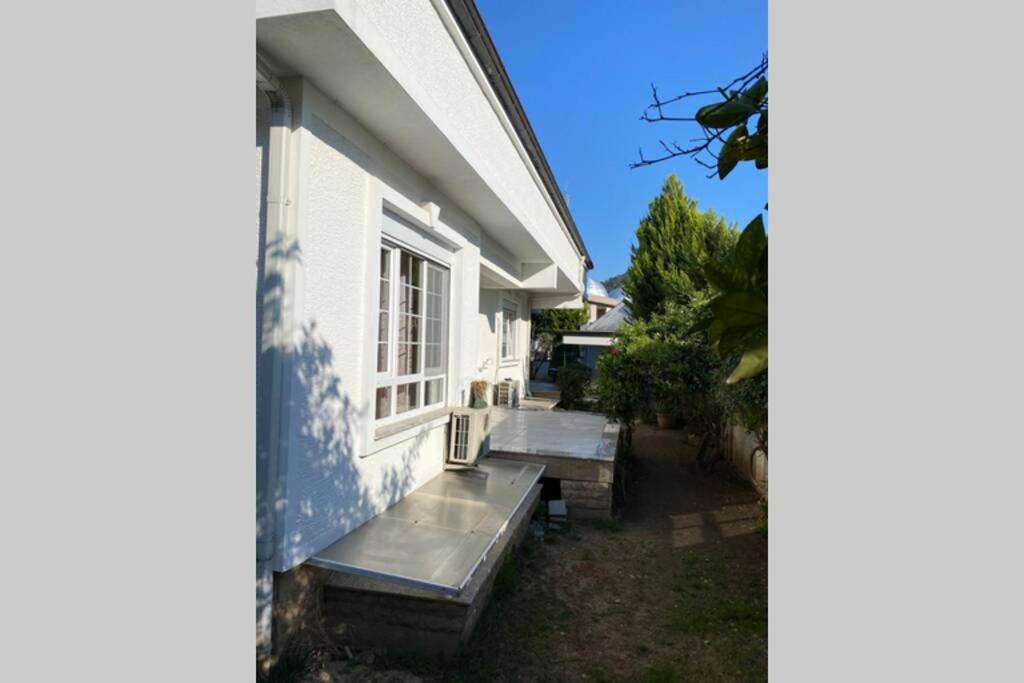 outdoor BBQ area
