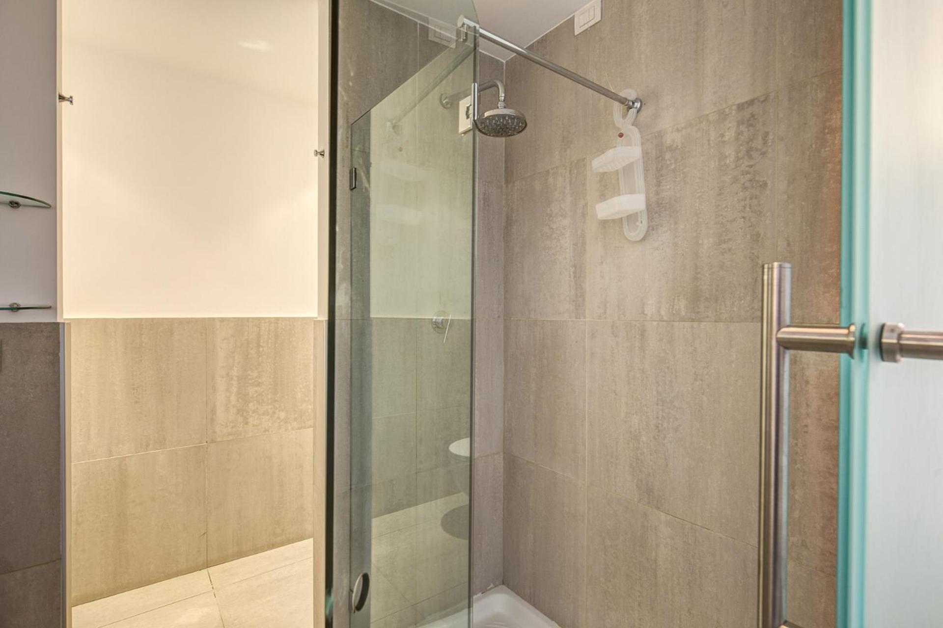 Enjoy apartment luxury in Rome