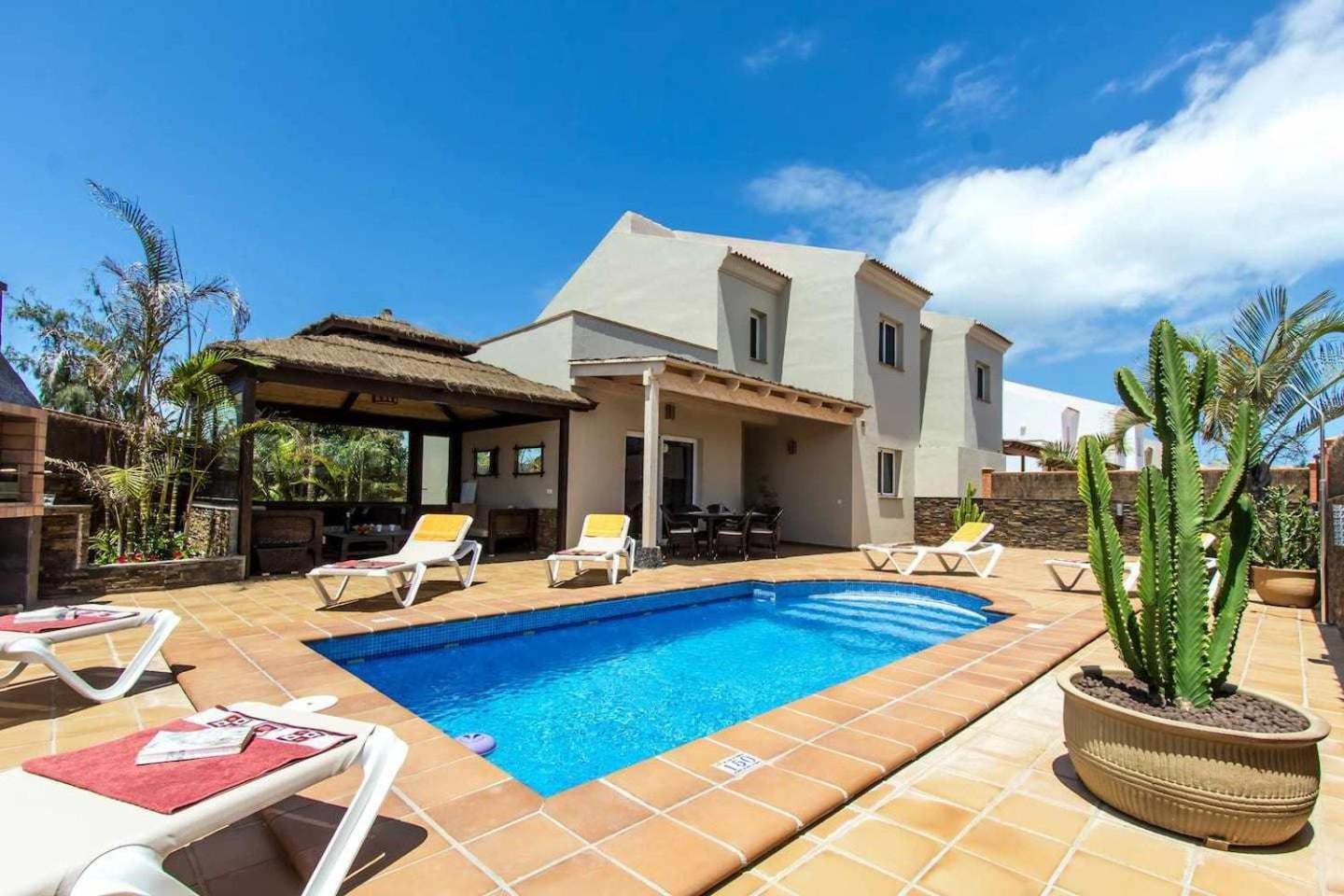 Hotel Villa privada en Corralejo - Image 1