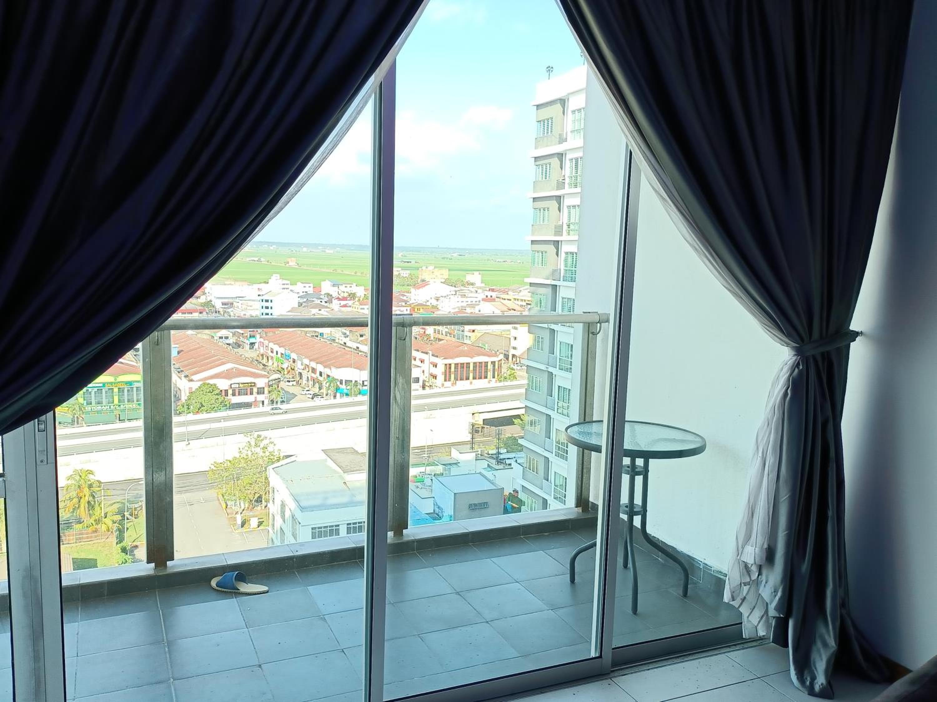 Sekinchan PaddyView Homestay 高楼 看稻田 阳台民宿