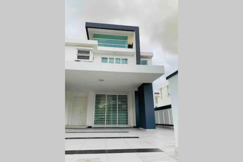 Tiara East Broga Homestay photo 1