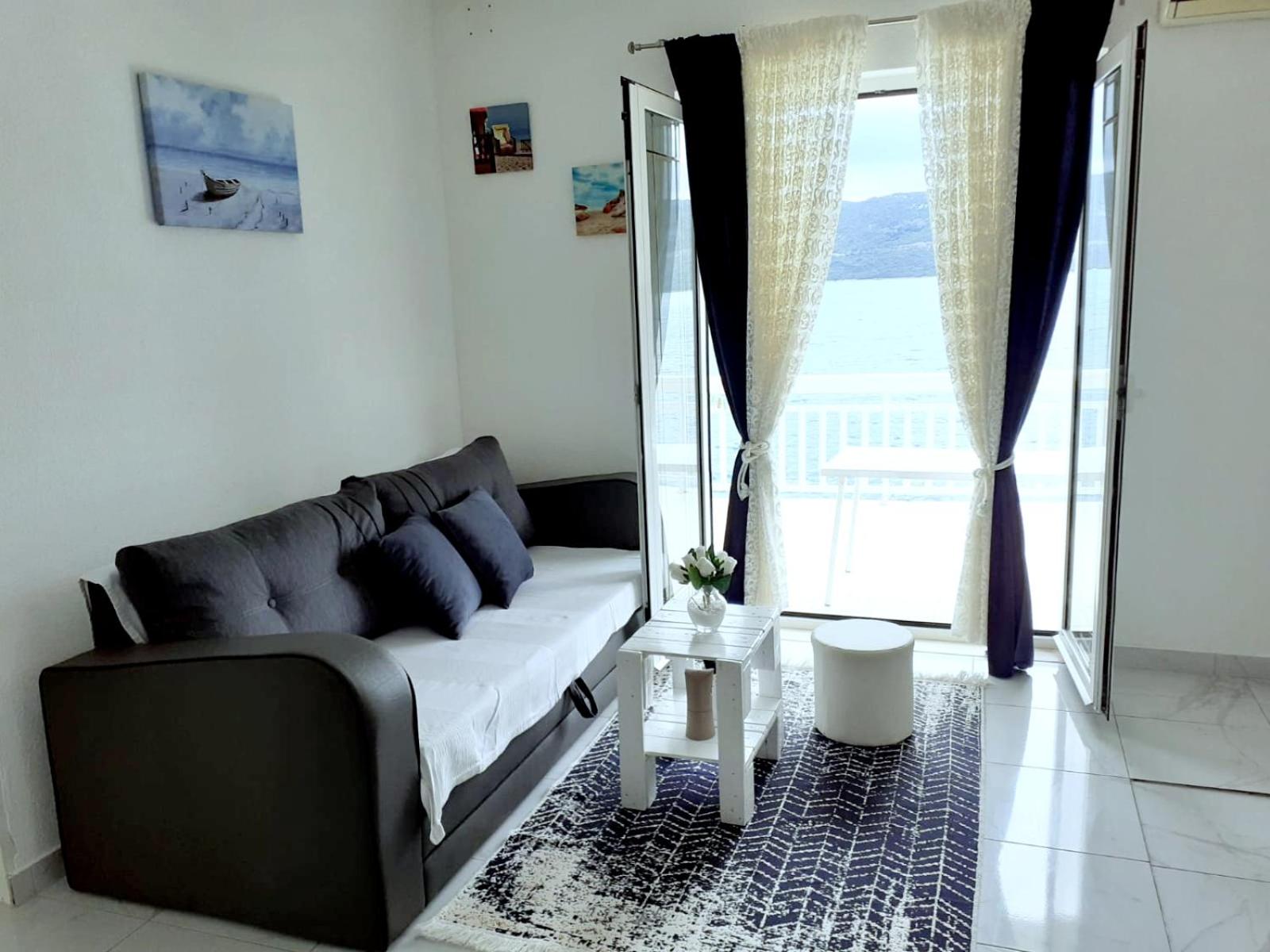 Apartmani Leženić Dada view 3