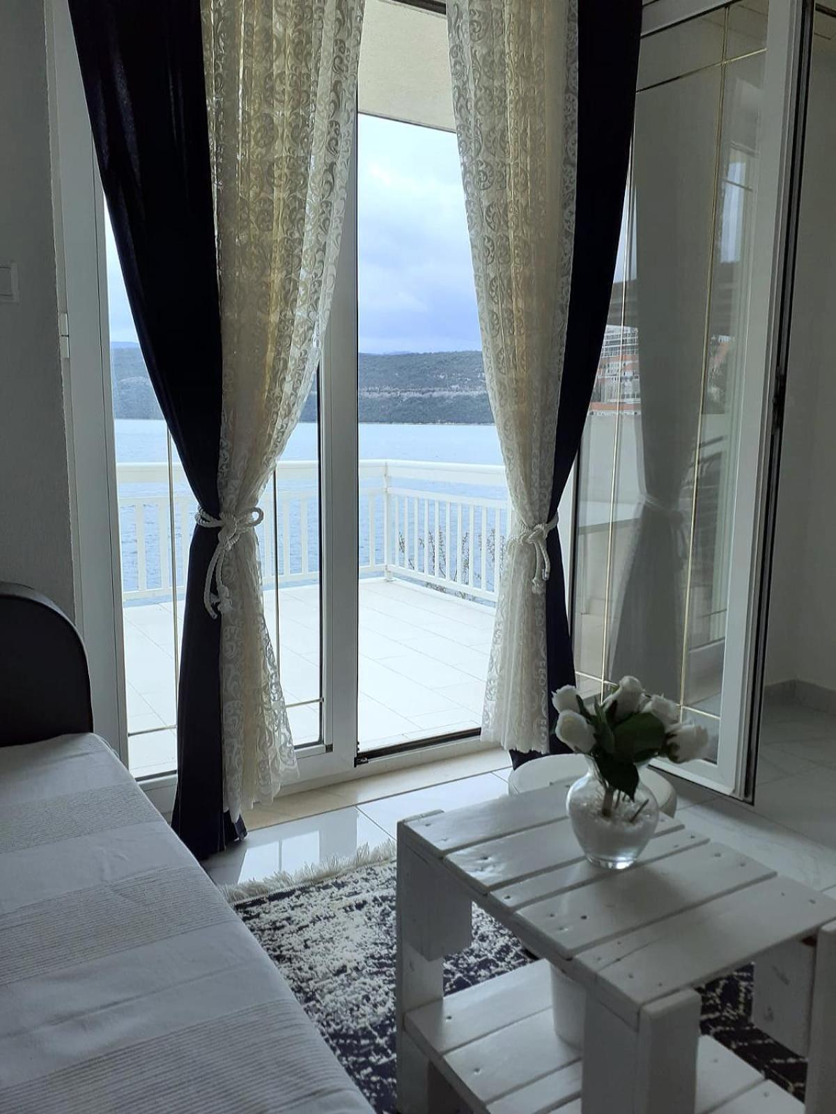 Apartmani Leženić Dada view 2