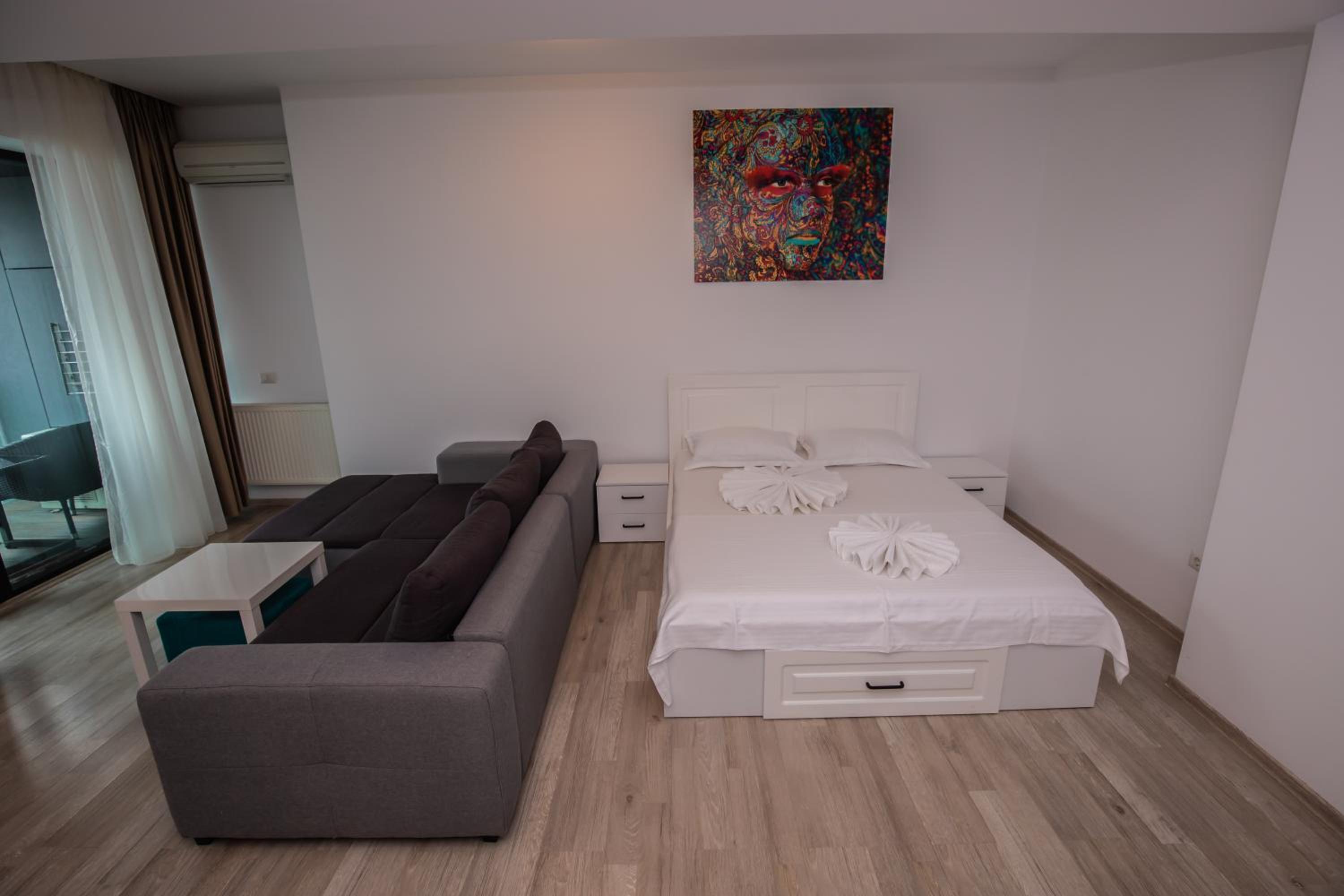 Pupa Residence