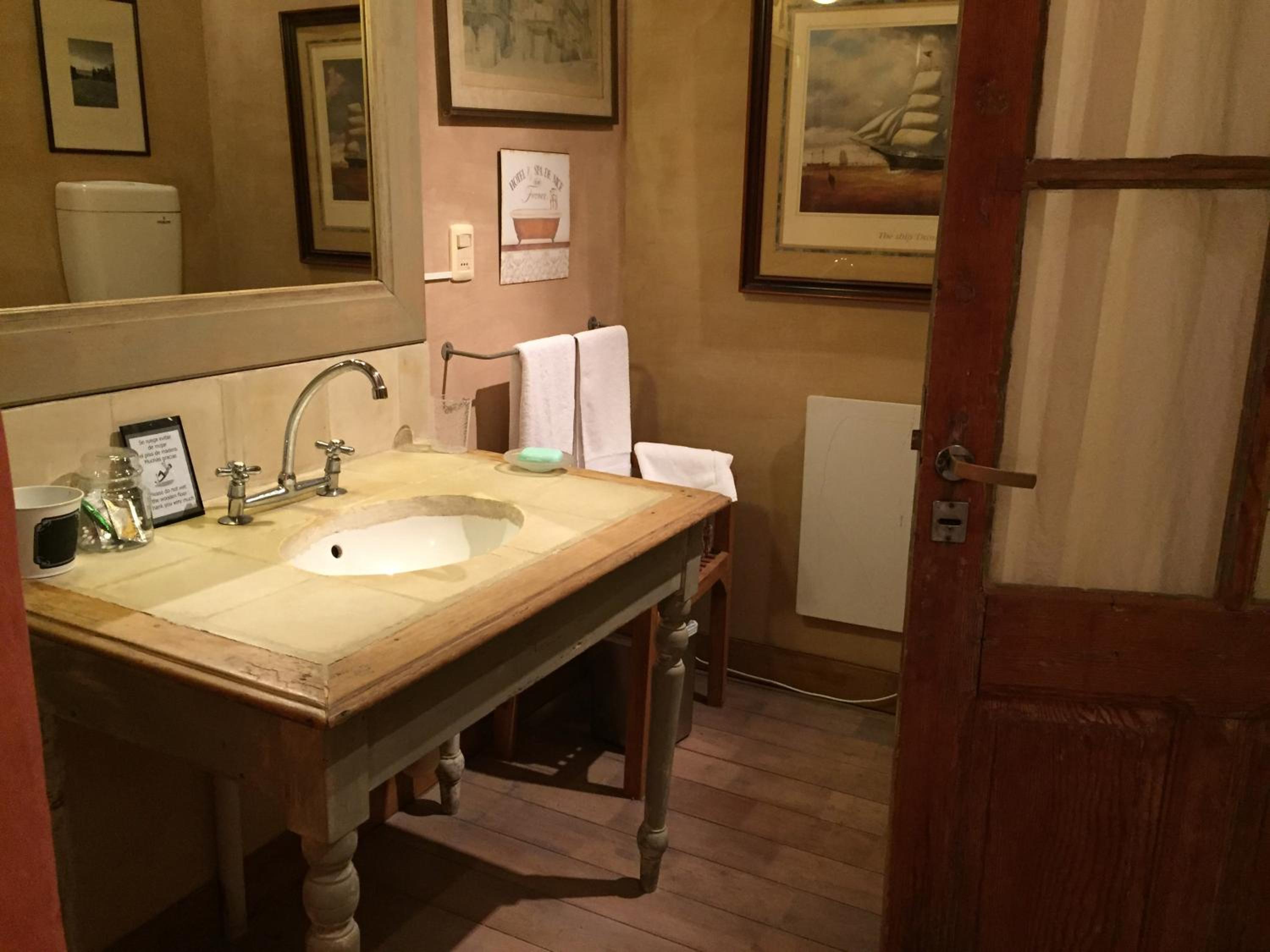 Colonia Suite Apartments