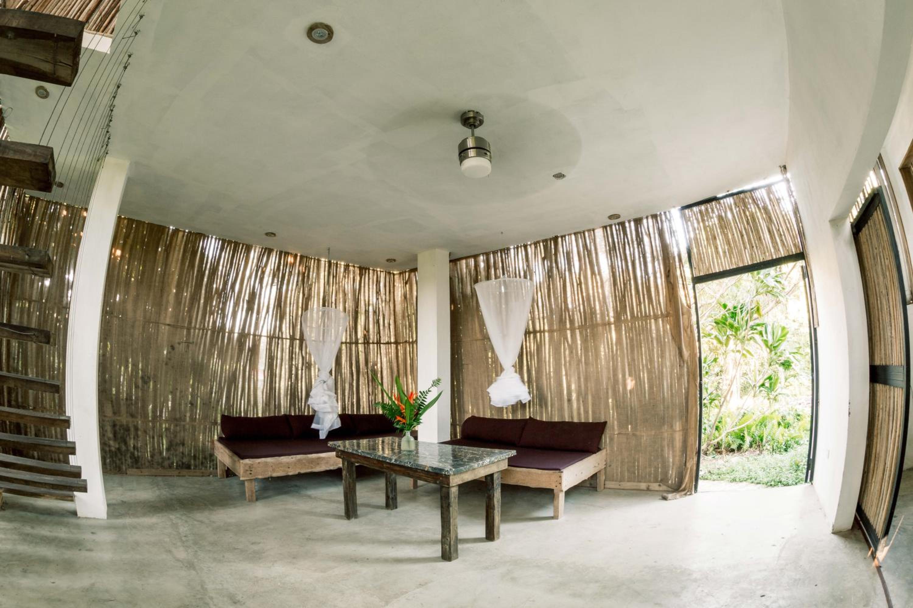 Ganesh Hostel & Shivas Bungalows
