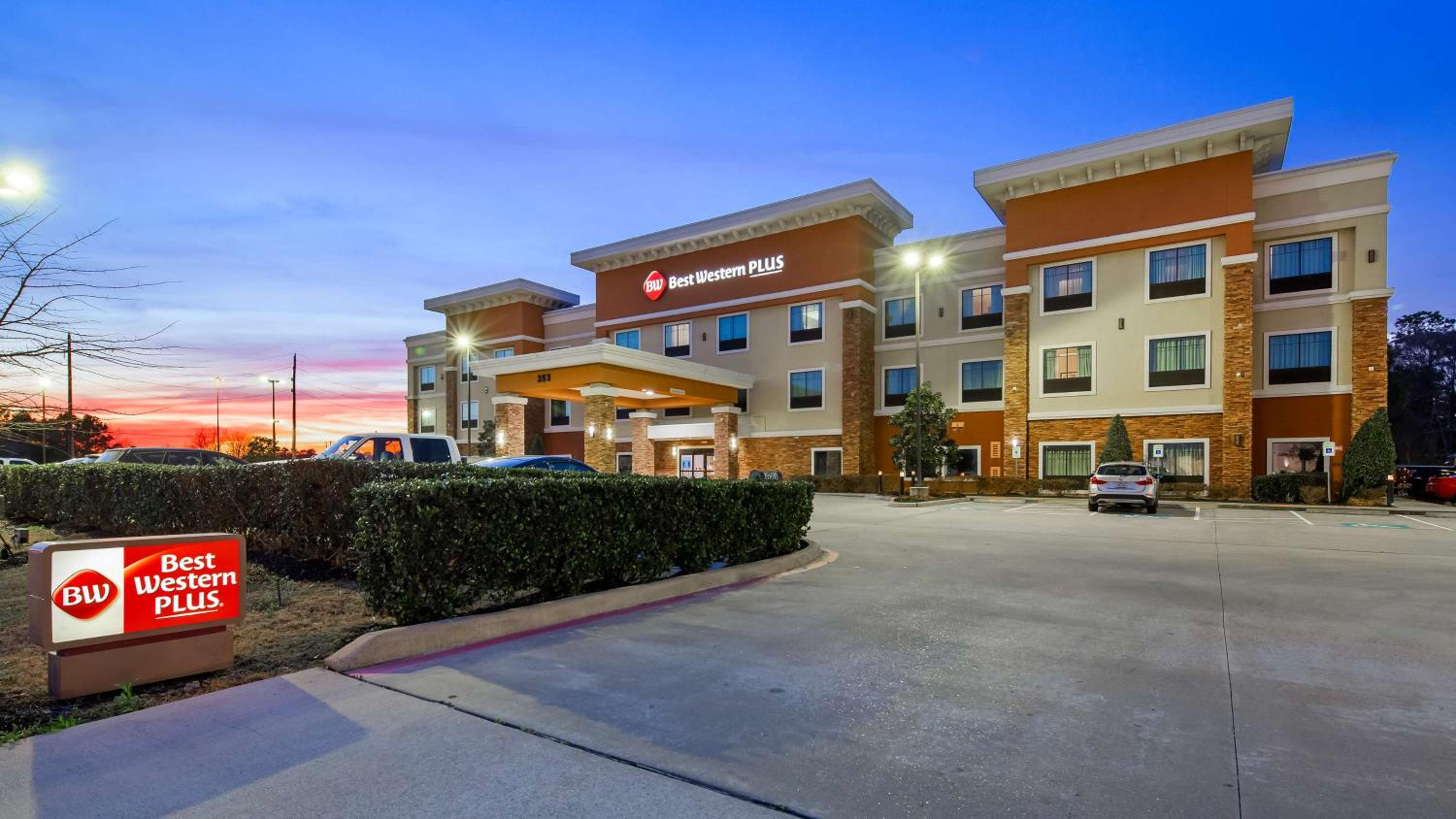 Hotel Best Western Plus Spring Inn & Suites - Image 1