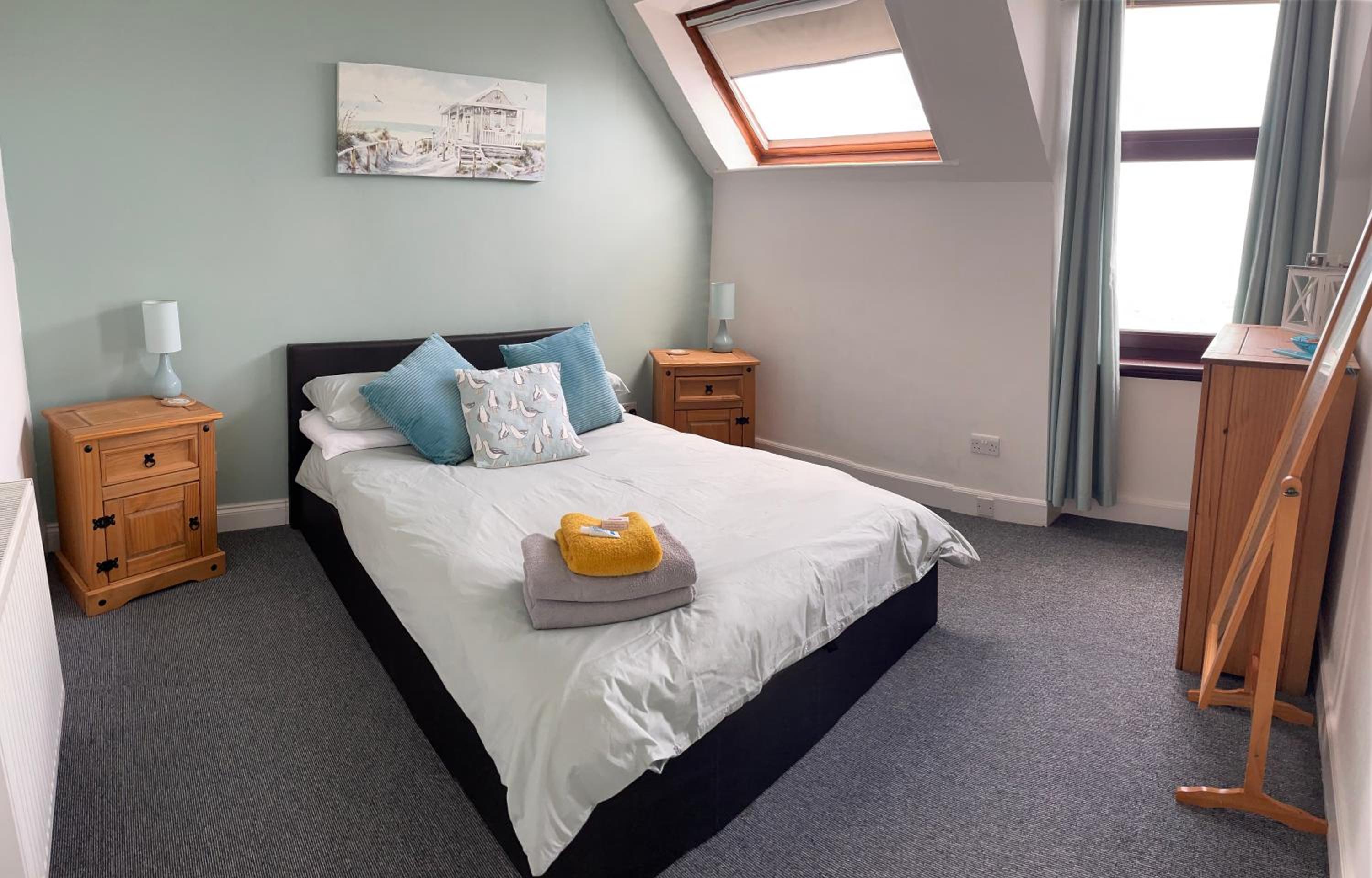 Skerry View - Overlooking the Moray Firth - close to Beaches, Harbour, Shops and Restaurants view 3