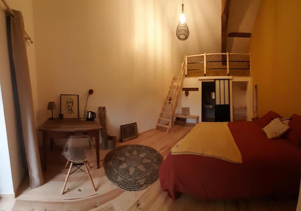 La Grange de la Batone - Bed and Breakfast view 5
