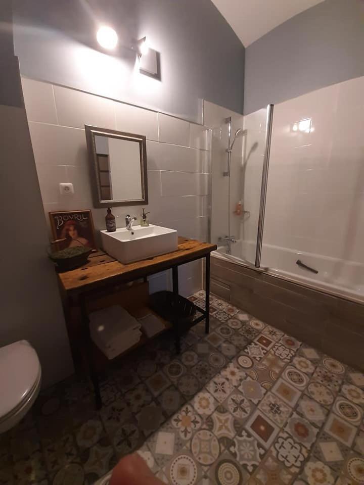 La Grange de la Batone - Bed and Breakfast view 3