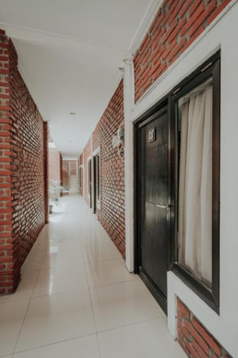 D'Paragon Cerry view 4