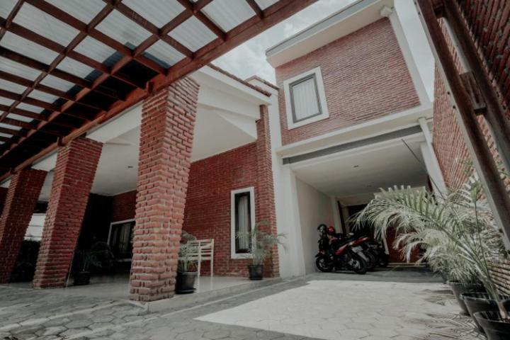 D'Paragon Cerry view 5