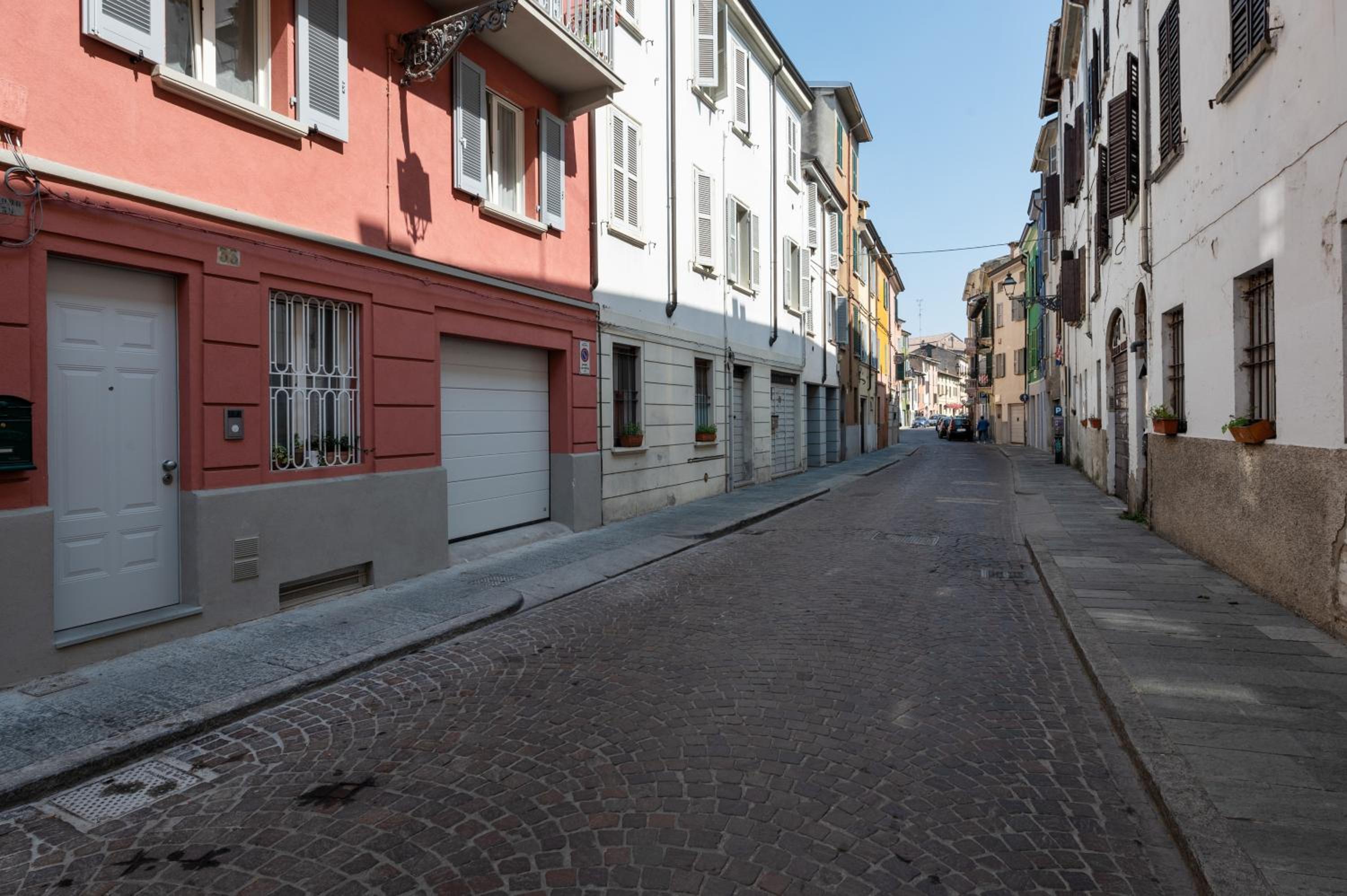 Oltretorrente Ampio Appartamento con Balconi view 4