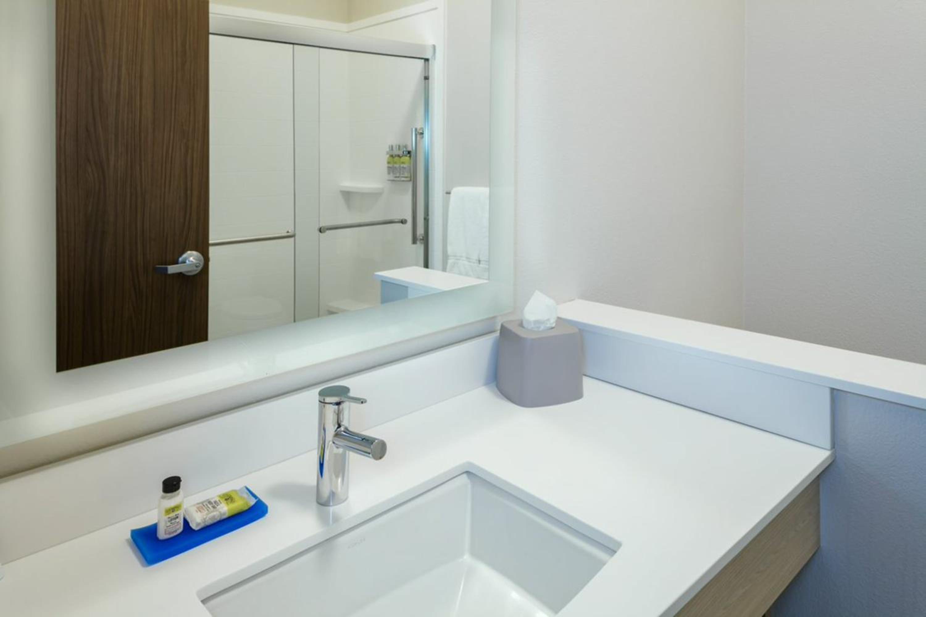 Medford Vacations - Holiday Inn Express Suites - Medford, an IHG Hotel - Property Image 22
