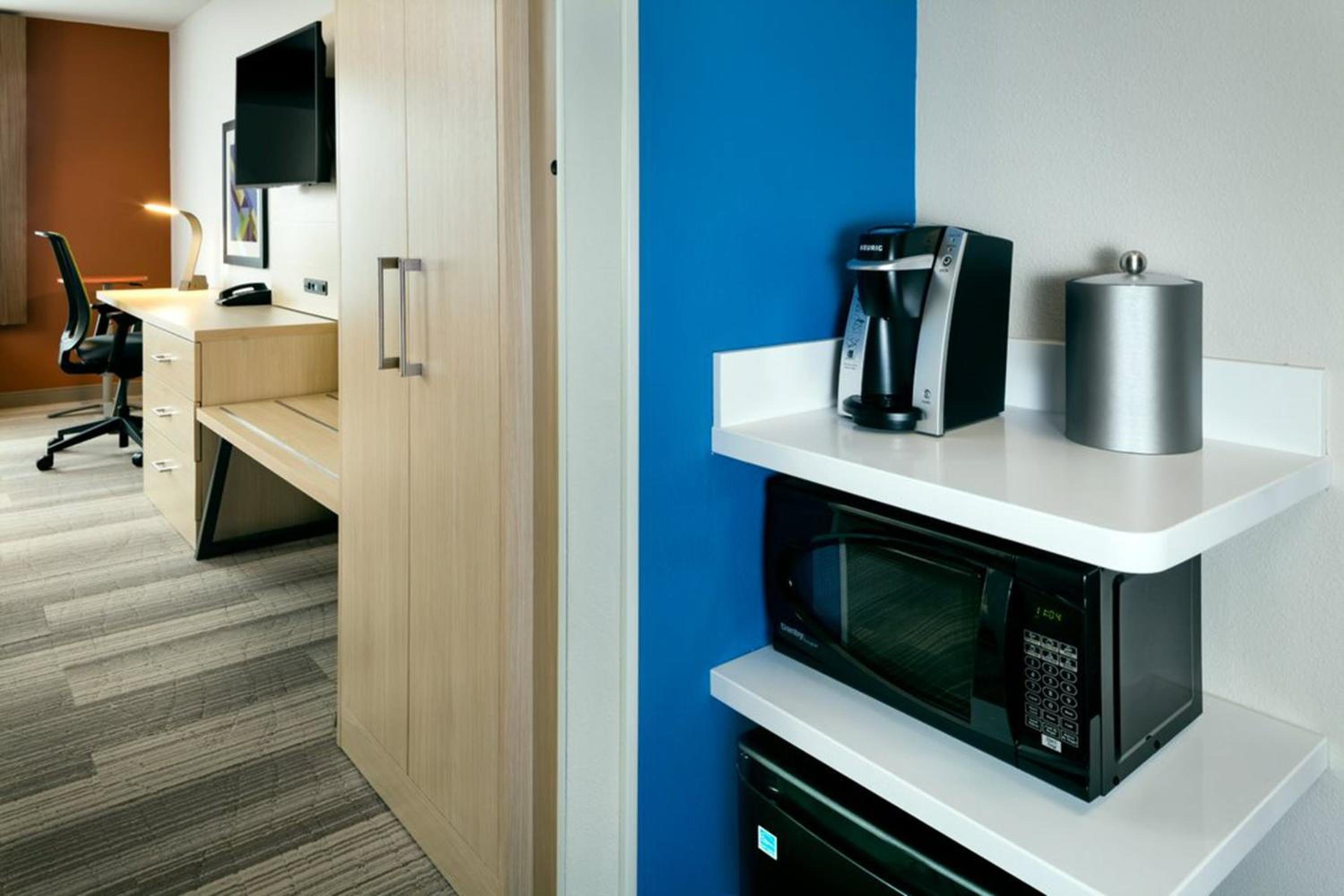 Medford Vacations - Holiday Inn Express Suites - Medford, an IHG Hotel - Property Image 42