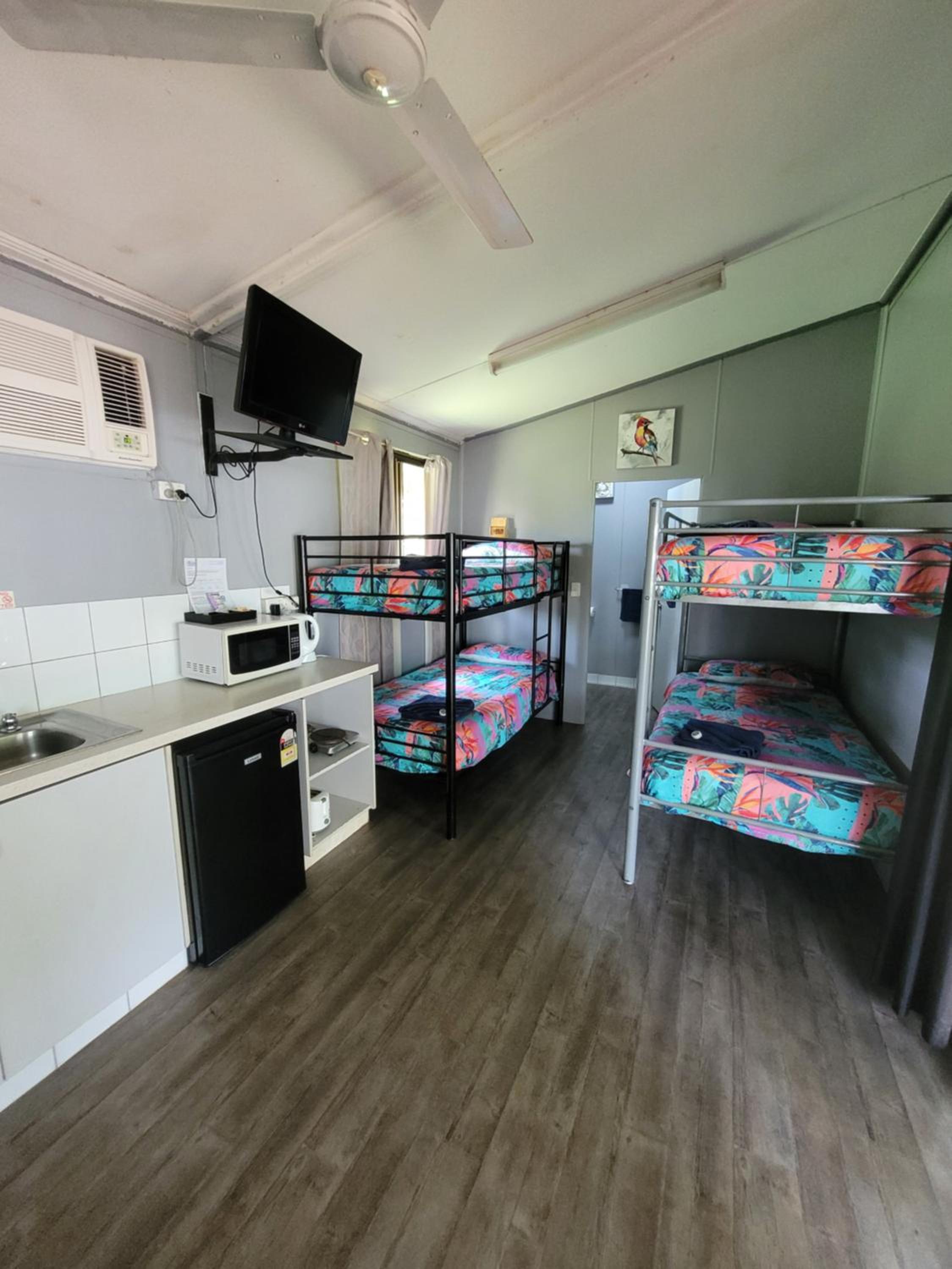 AAOK Lakes Resort and Caravan Park