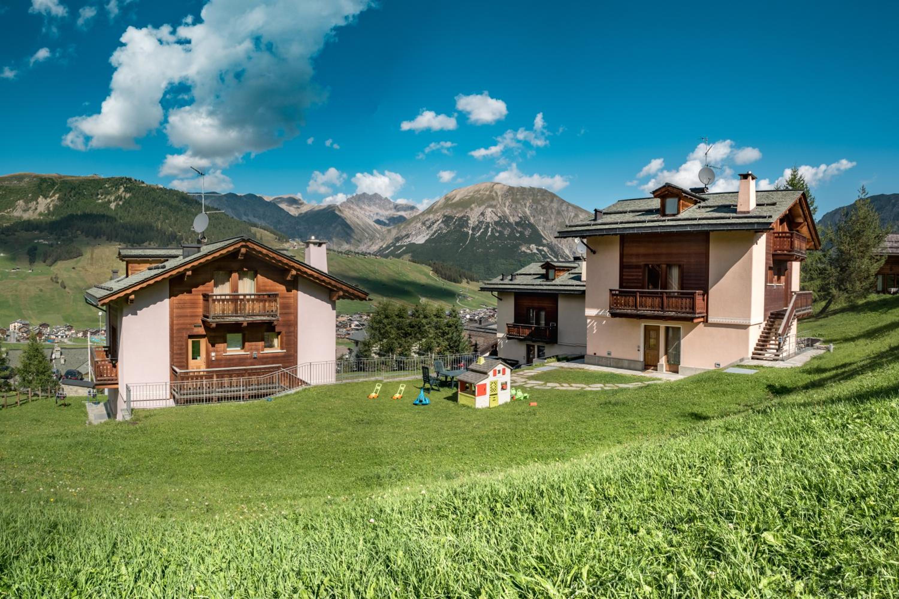 Chalet Teola