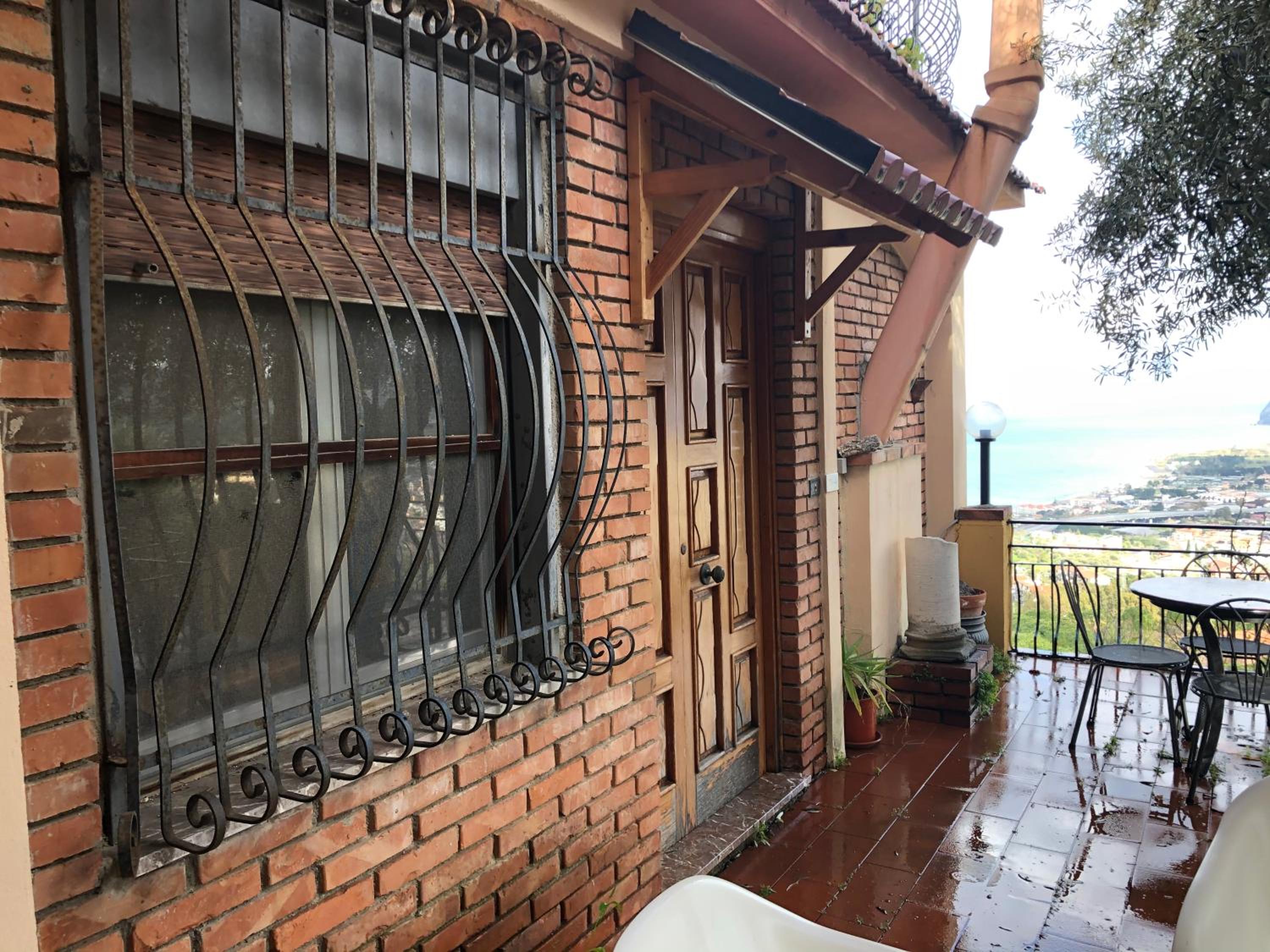 villetta Monte view 5