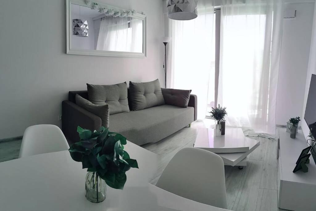 Green Apartment Promenada Gwiazd- widok na morze. view 3