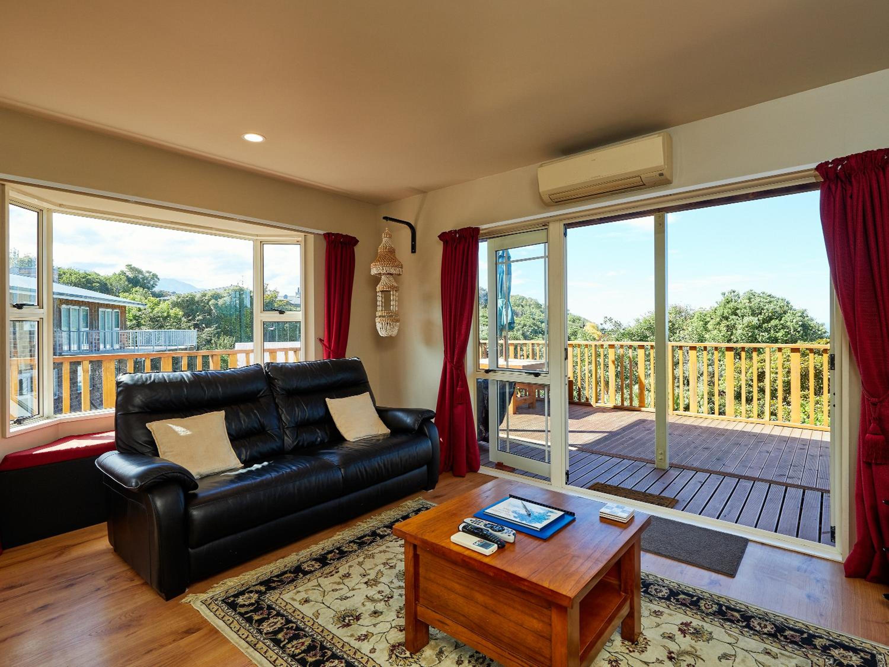 Protea House - Kaikoura Holiday Home