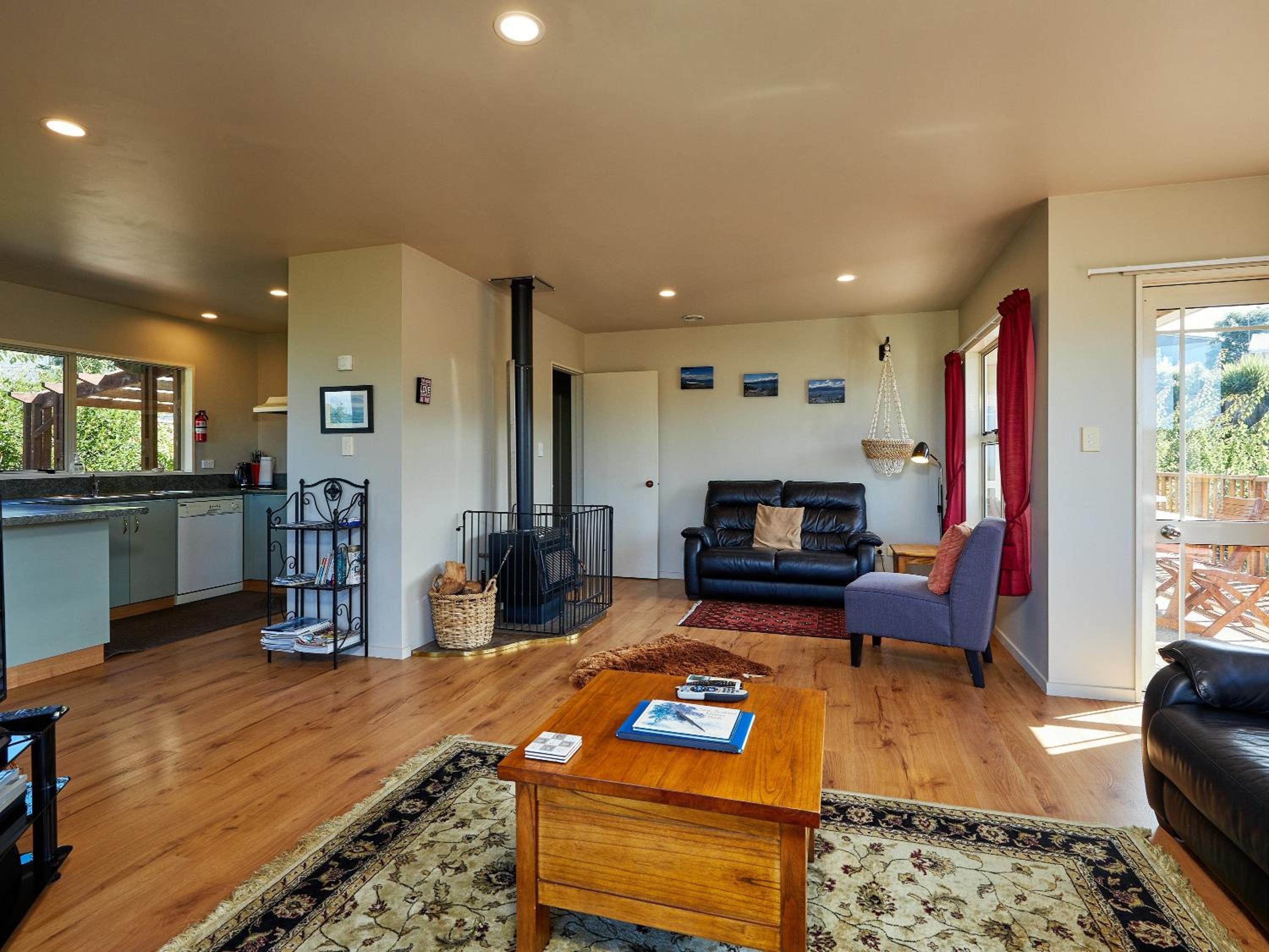 Protea House - Kaikoura Holiday Home