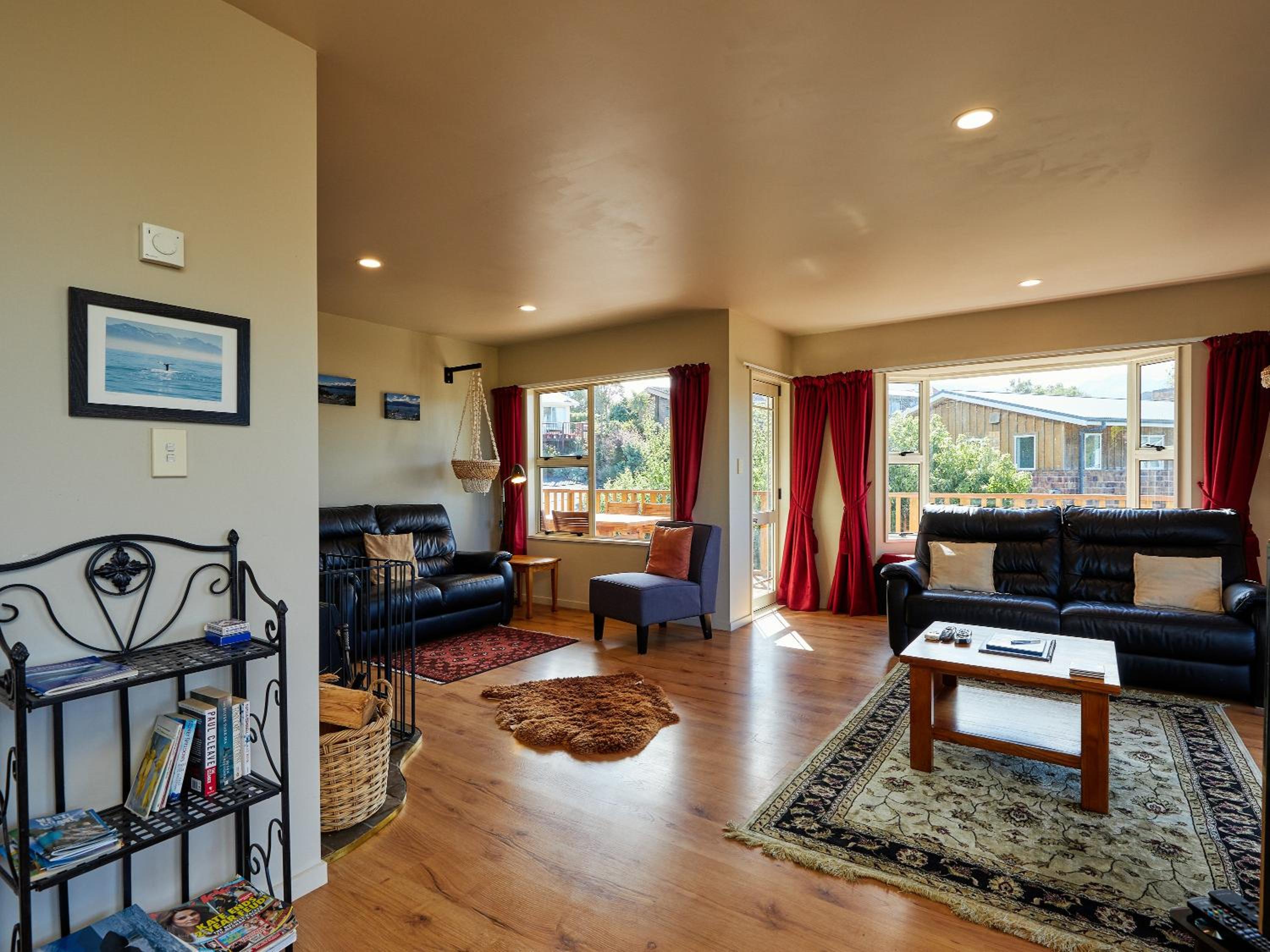 Protea House - Kaikoura Holiday Home