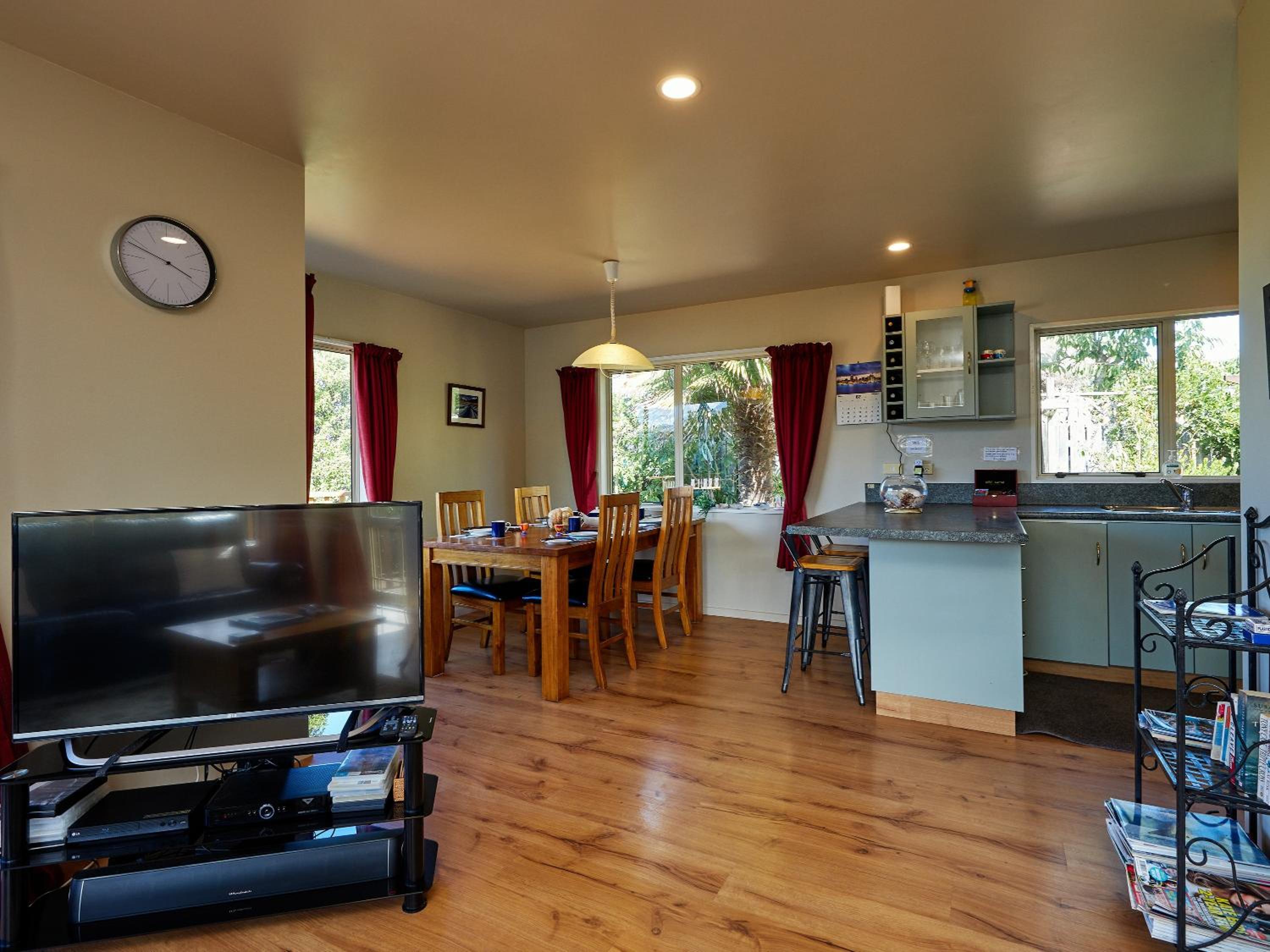 Protea House - Kaikoura Holiday Home