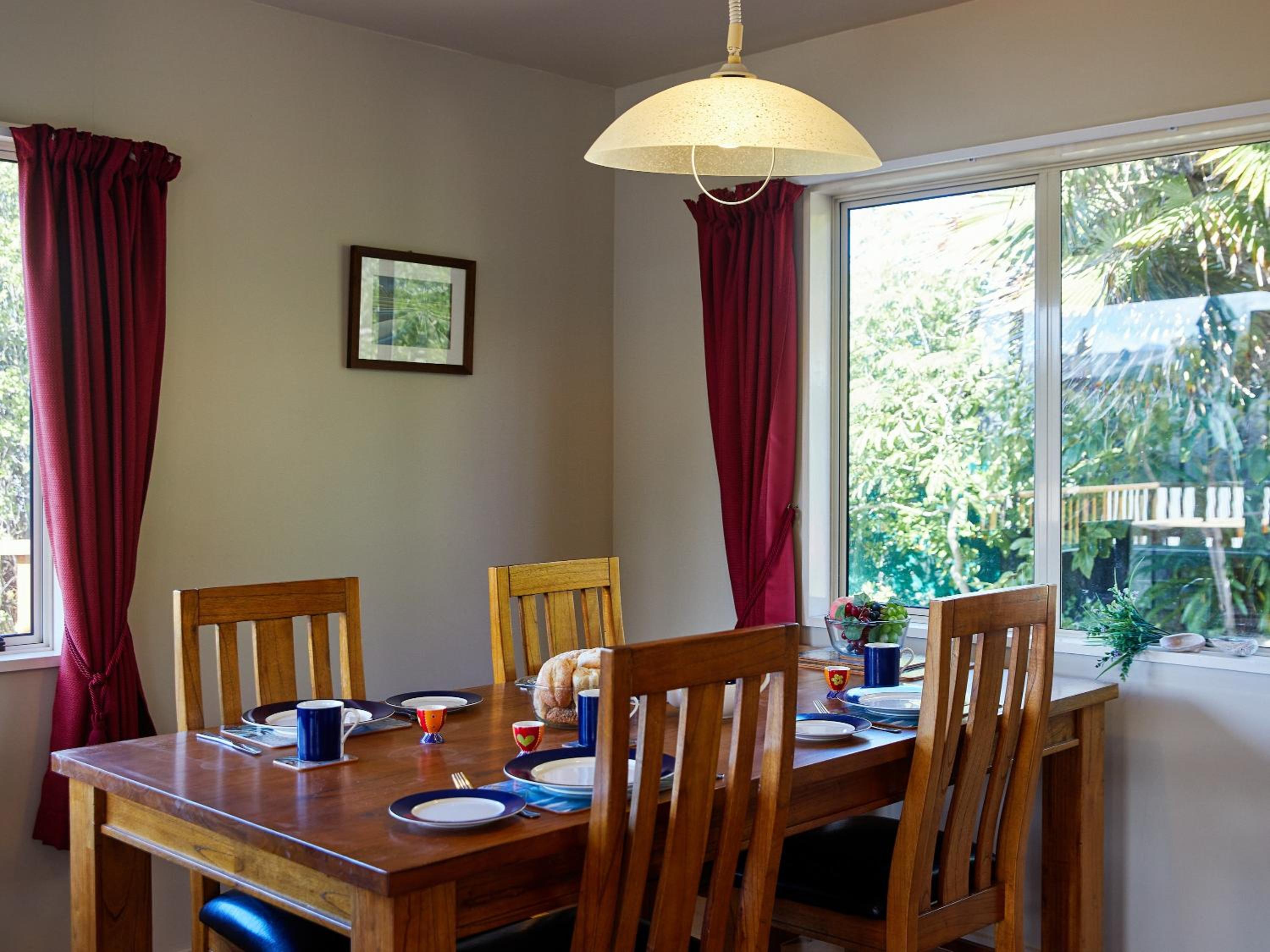 Protea House - Kaikoura Holiday Home