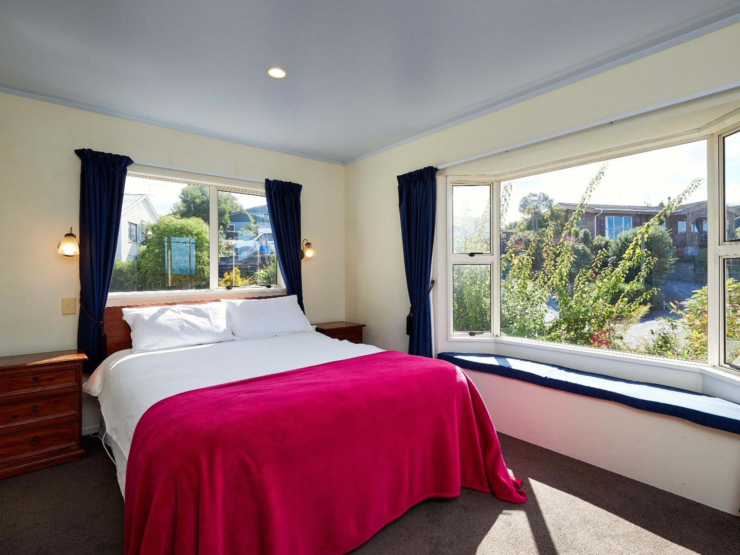 Protea House - Kaikoura Holiday Home