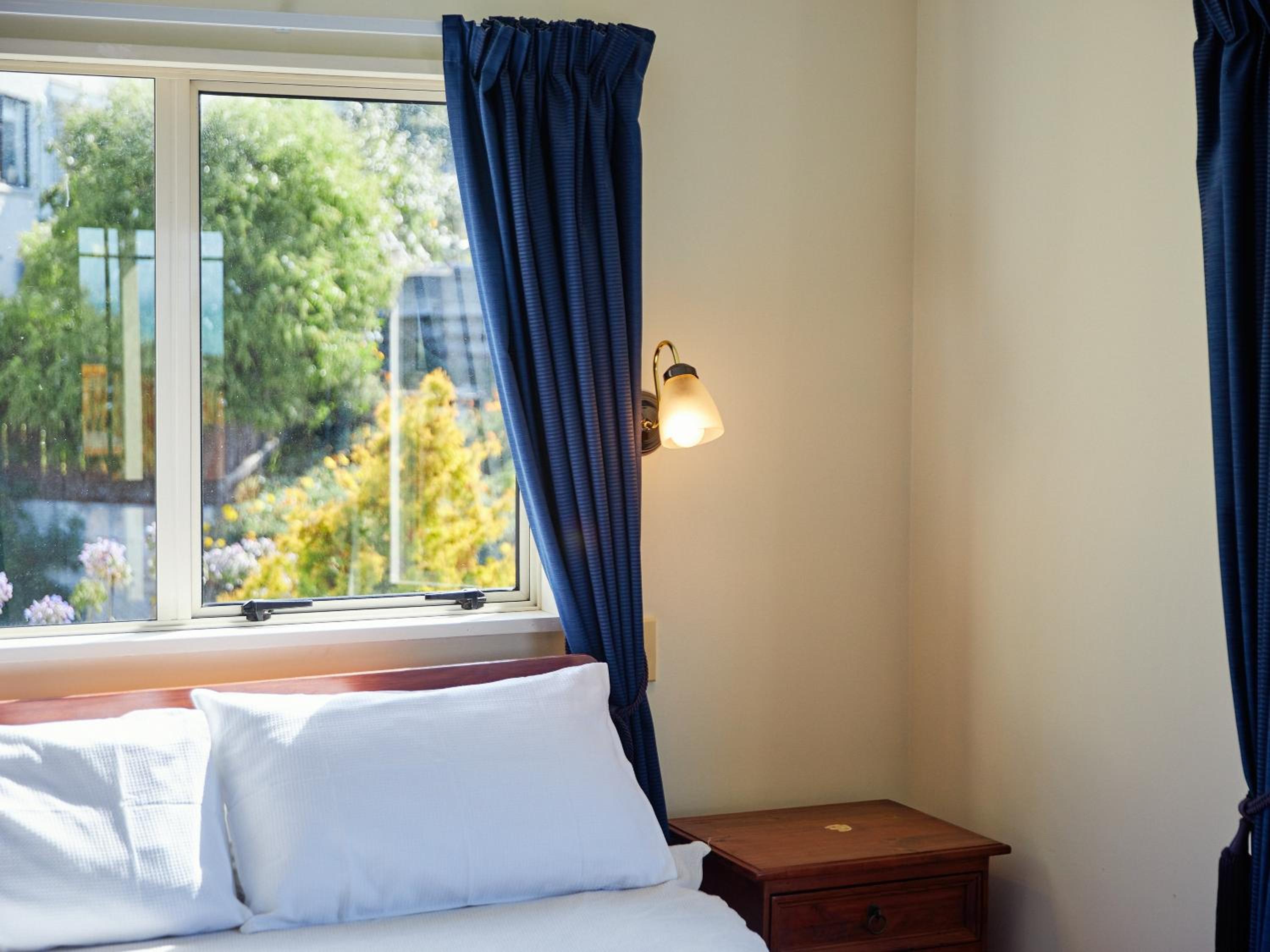 Protea House - Kaikoura Holiday Home