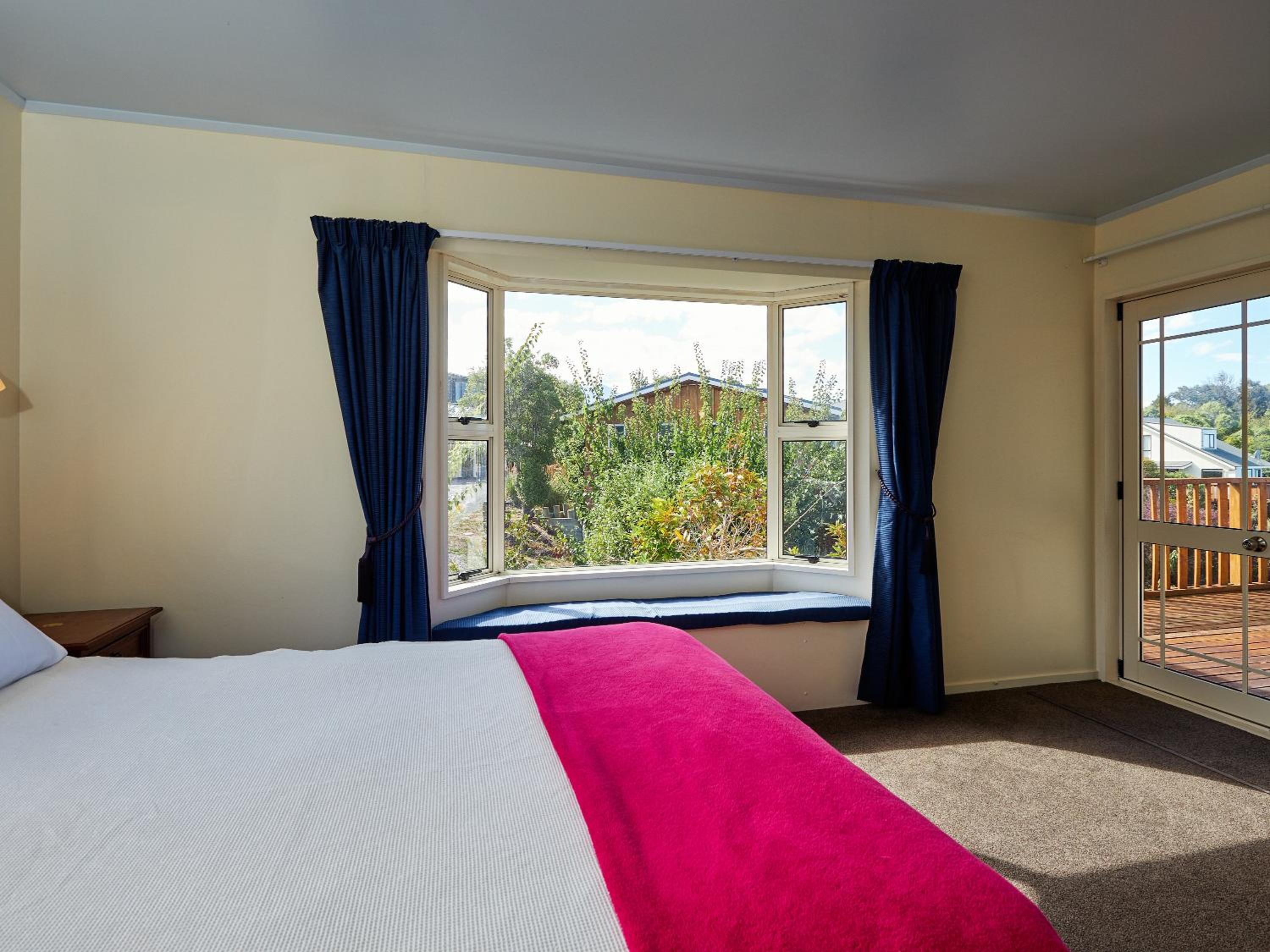 Protea House - Kaikoura Holiday Home