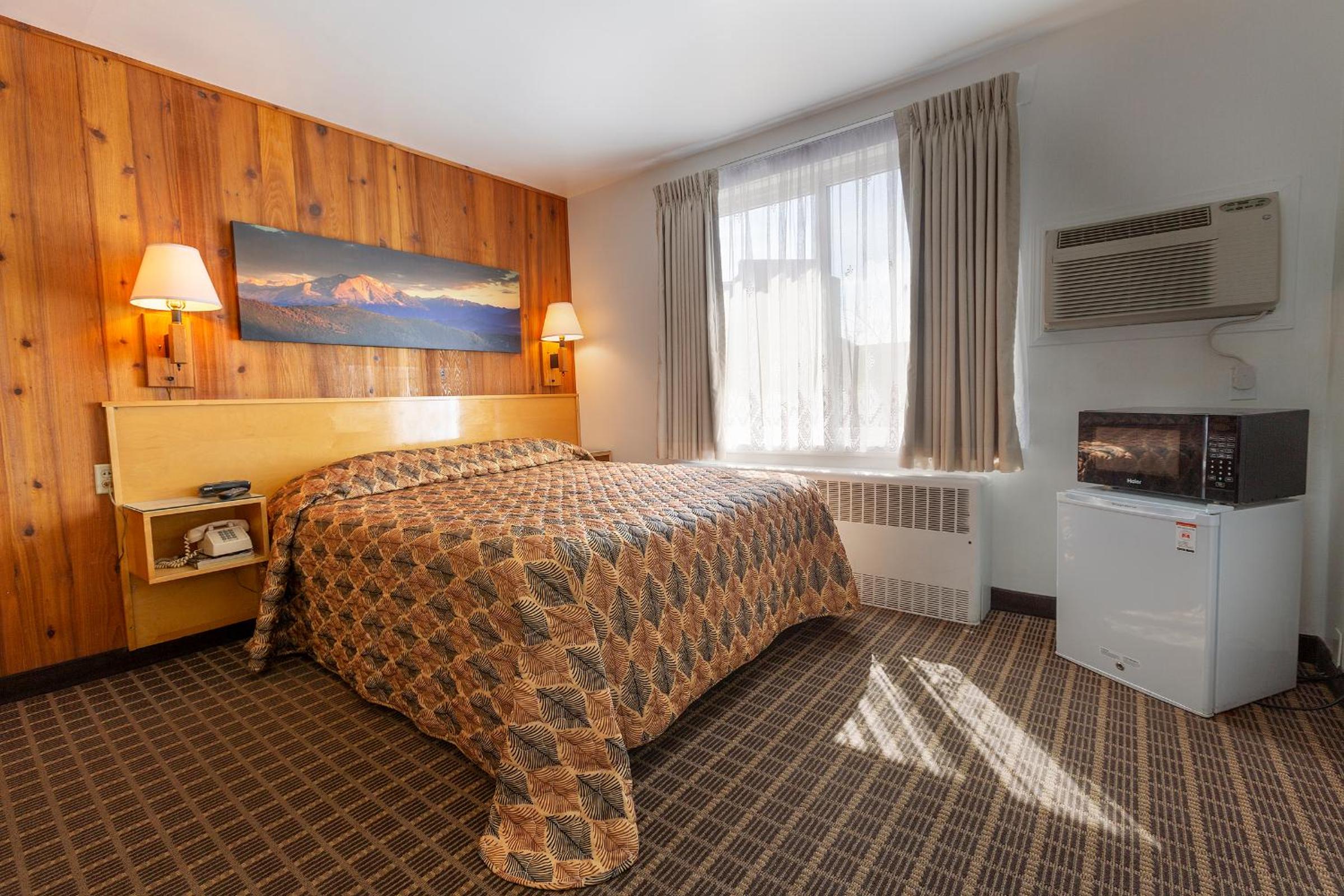Glenwood Springs Vacations - Starlight Lodge - Property Image 3