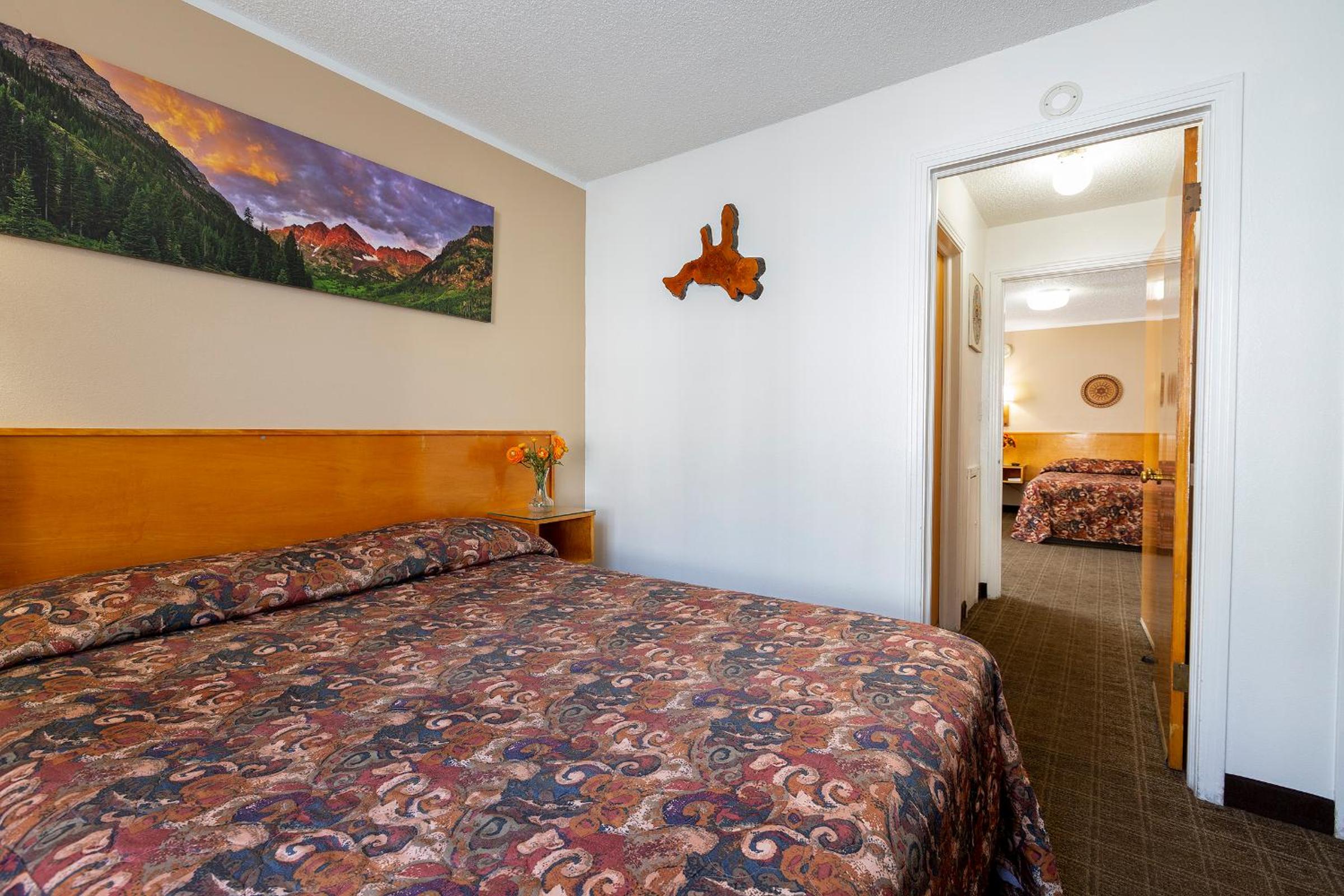 Glenwood Springs Vacations - Starlight Lodge - Property Image 2
