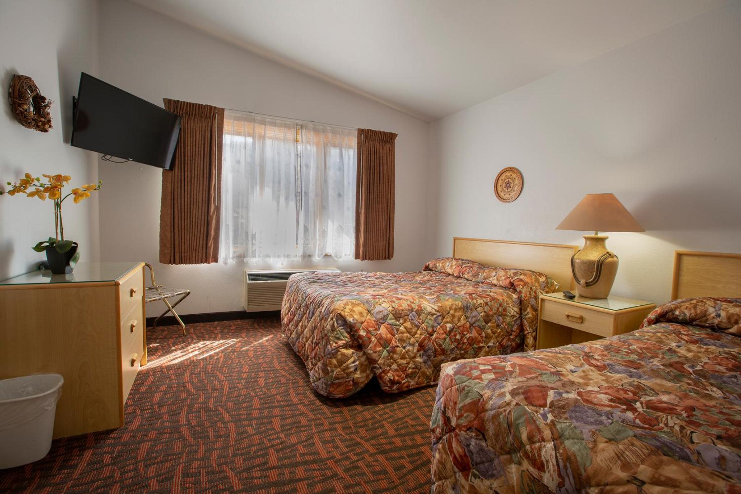 Glenwood Springs Vacations - Starlight Lodge - Property Image 3
