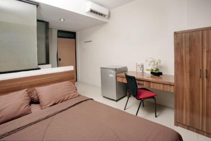 Photo 8