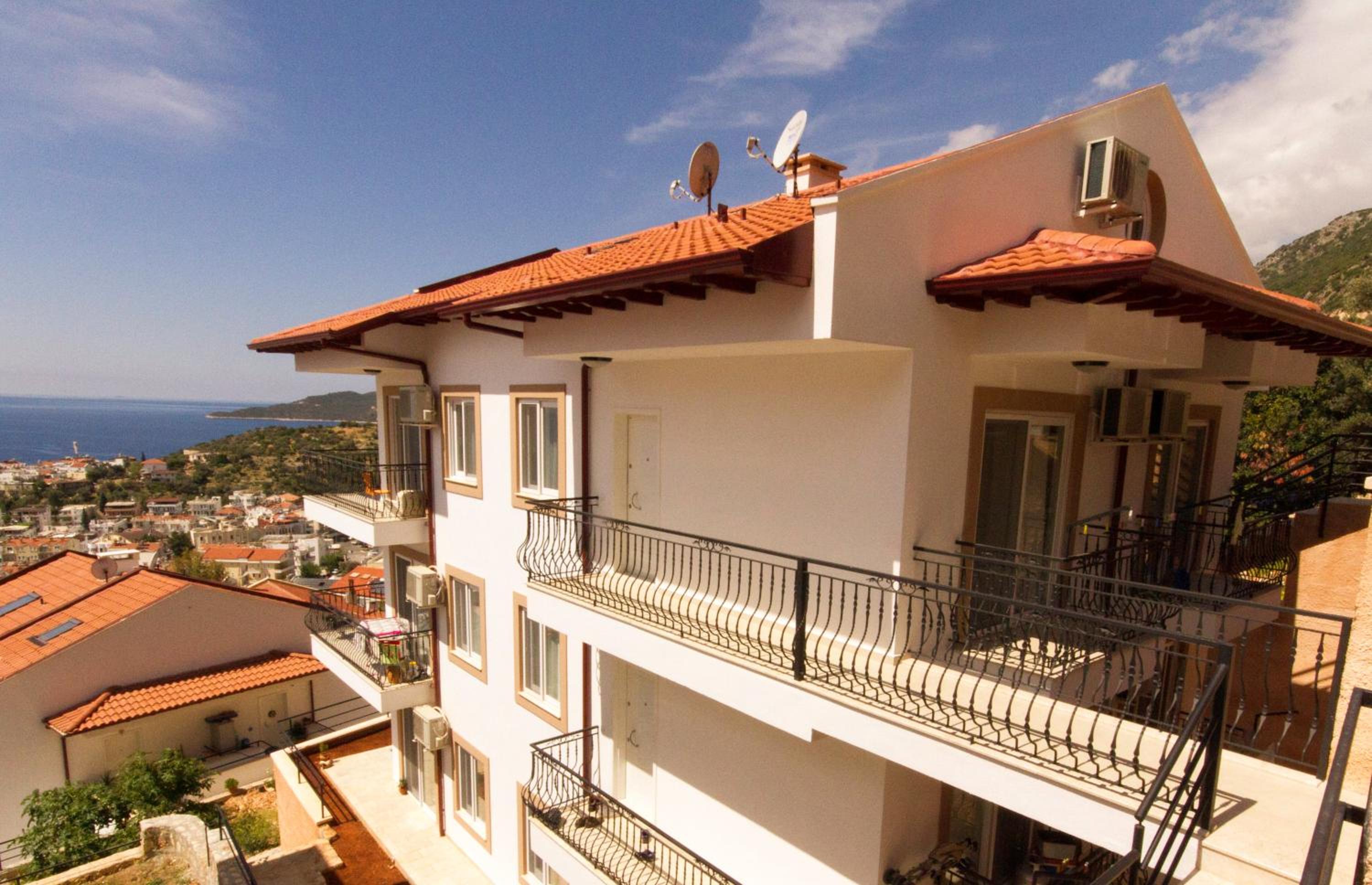 Apollo Apart - Image 19