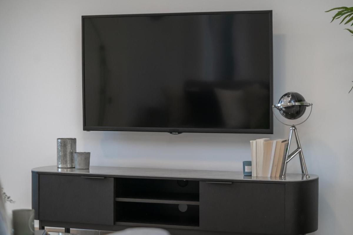 HiGuests - Spacious Apt for 6 in JBR, minutes from the Beach