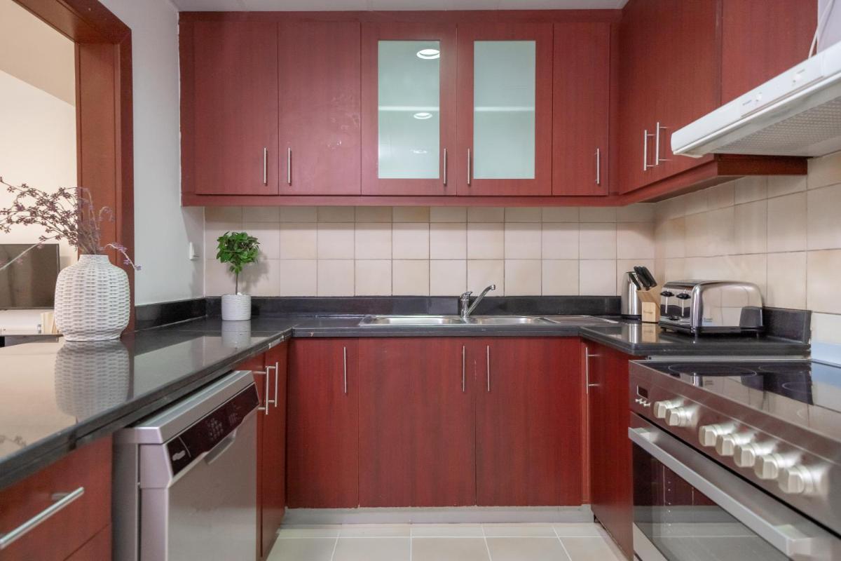 HiGuests - Spacious Apt for 6 in JBR, minutes from the Beach