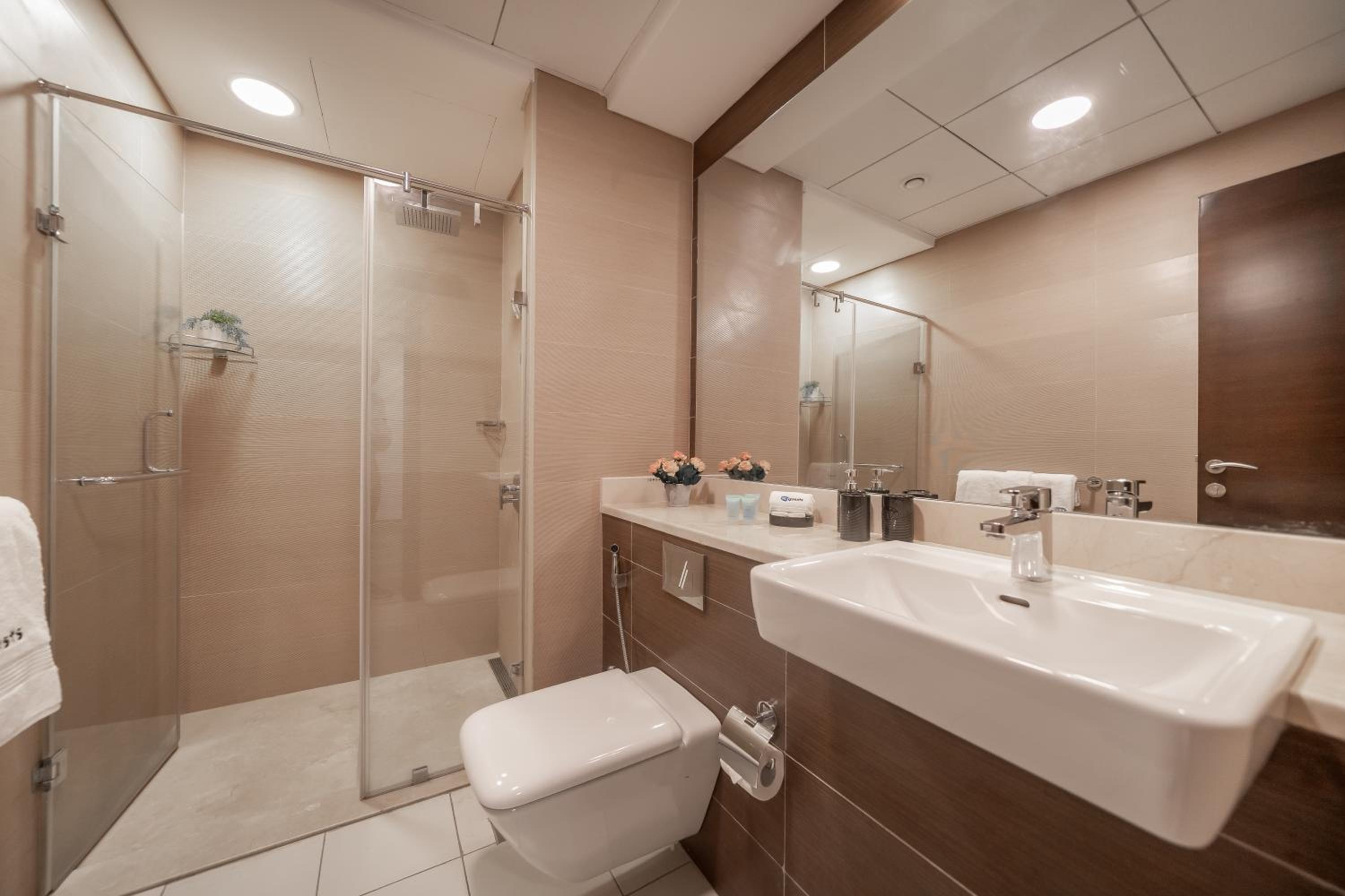 HiGuests - Spacious Apt for 5 With Spectacular Marina Views
