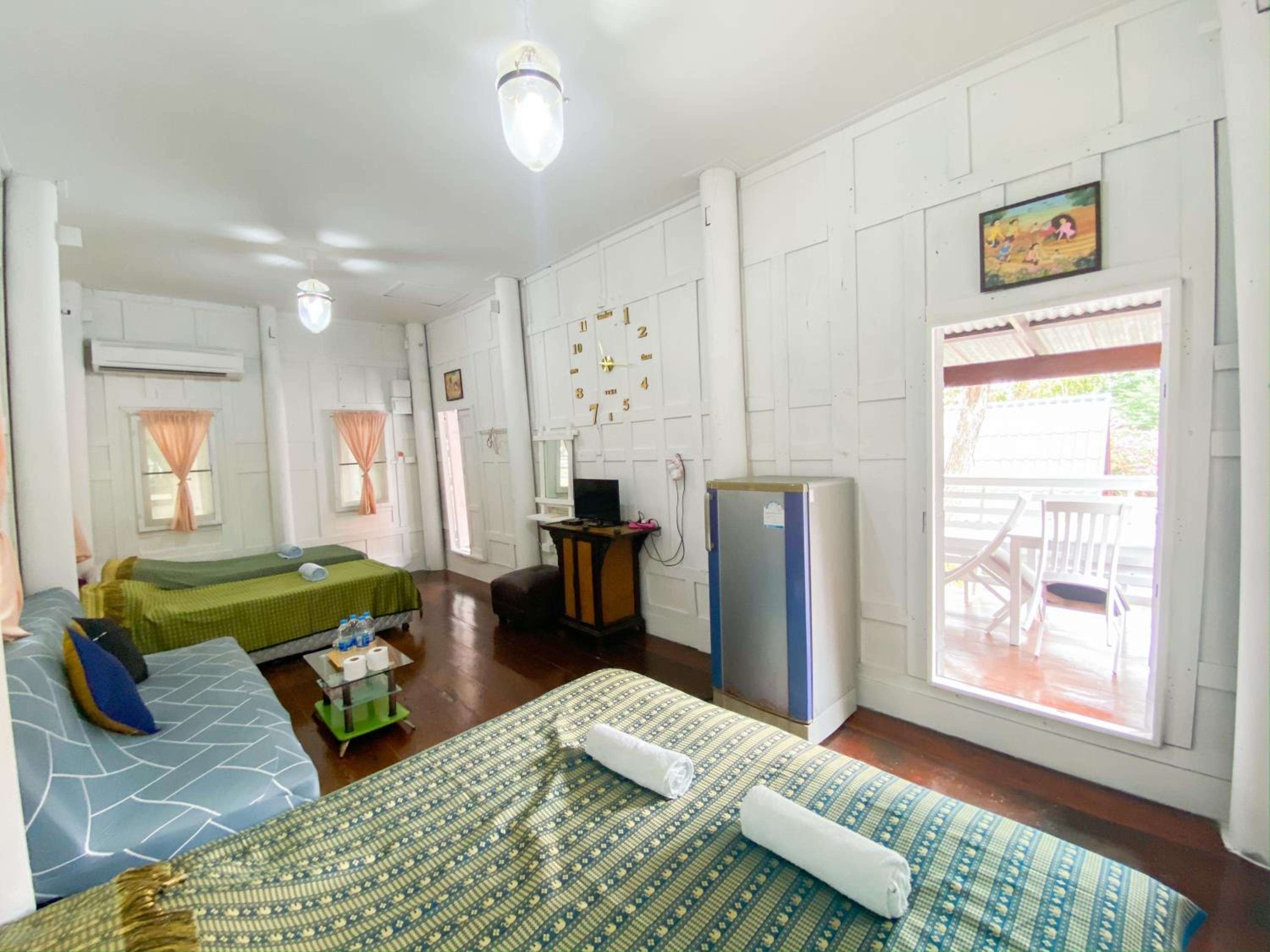 Banthaisangthain Resort