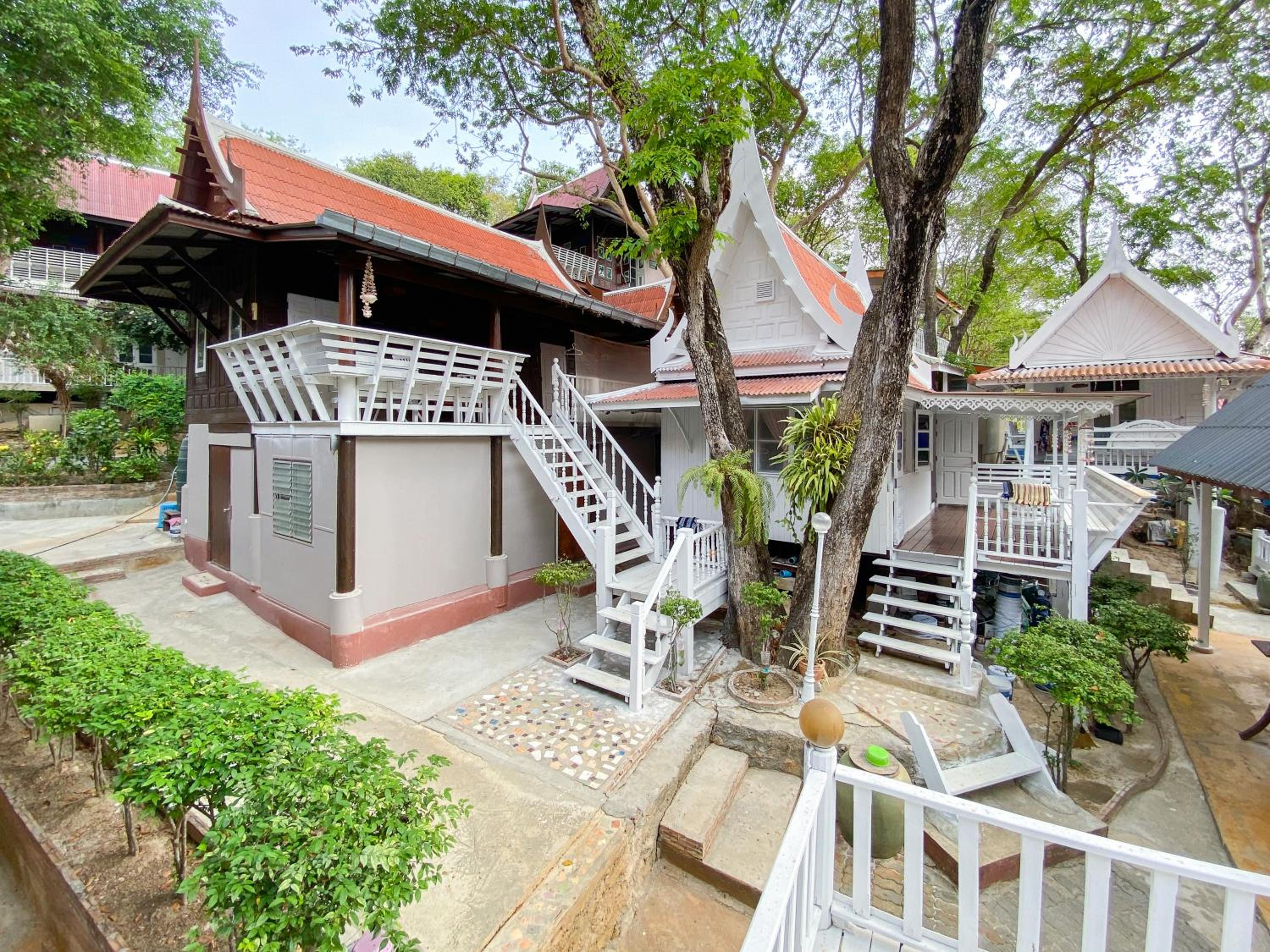 Banthaisangthain Resort