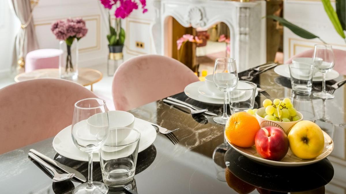 Luxury 2 bedroom Apartment - Eiffel Tower