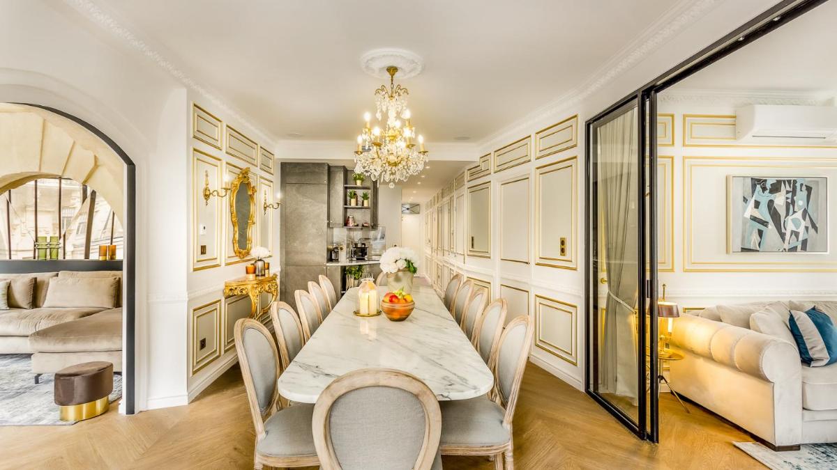 Luxury 6 Bedroom 5 bathroom Palace Apartment - Louvre View