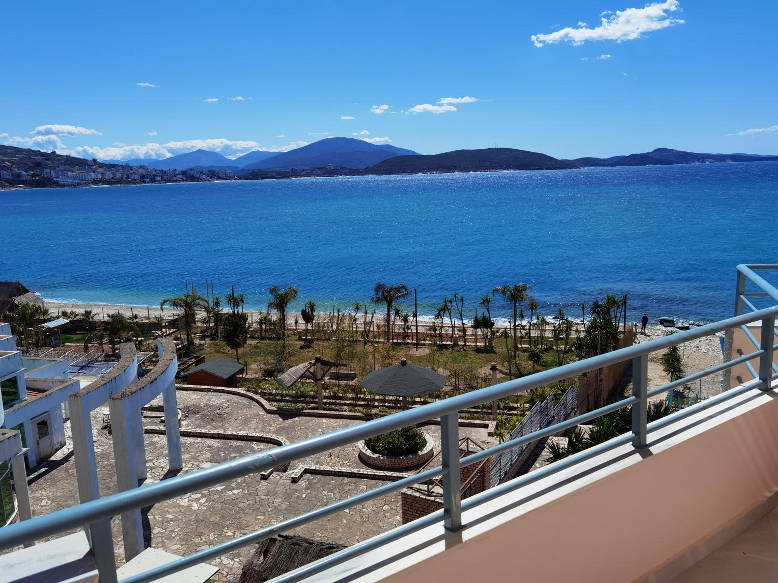 Aria Seaview Apartments